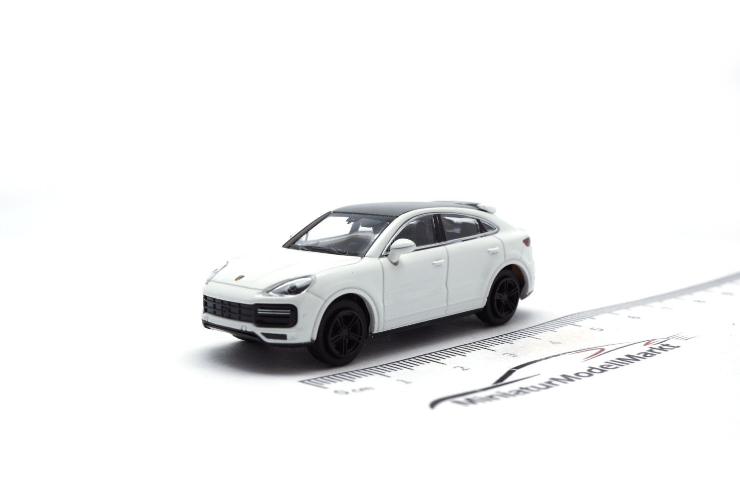 Minichamps 870069120 Porsche Cayenne Turbo Coupe - Weiss - 2019 1:87