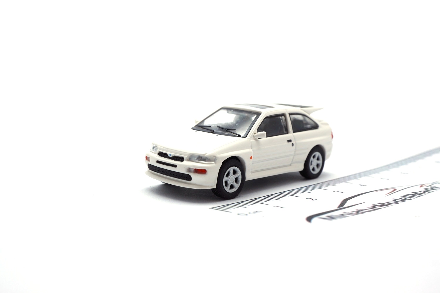 Minichamps 870084021 Ford Escort Cosworth - Weiss - 1992 1:87