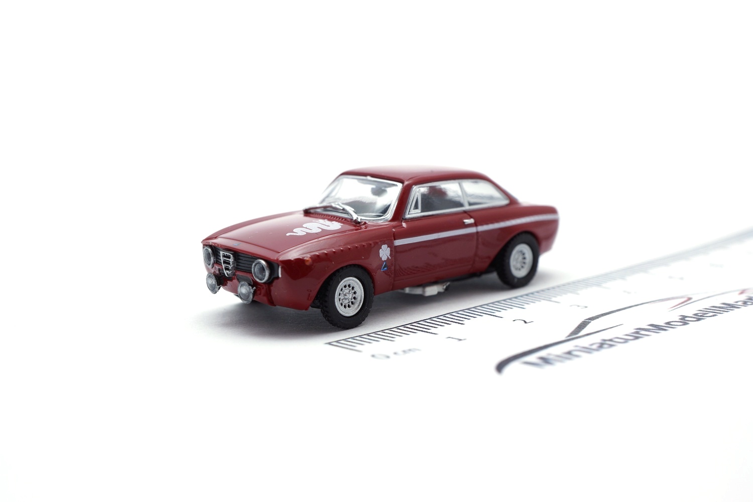 Minichamps 870124020 Alfa Romeo GTA 1300 Junior - Rot - 1972 1:87