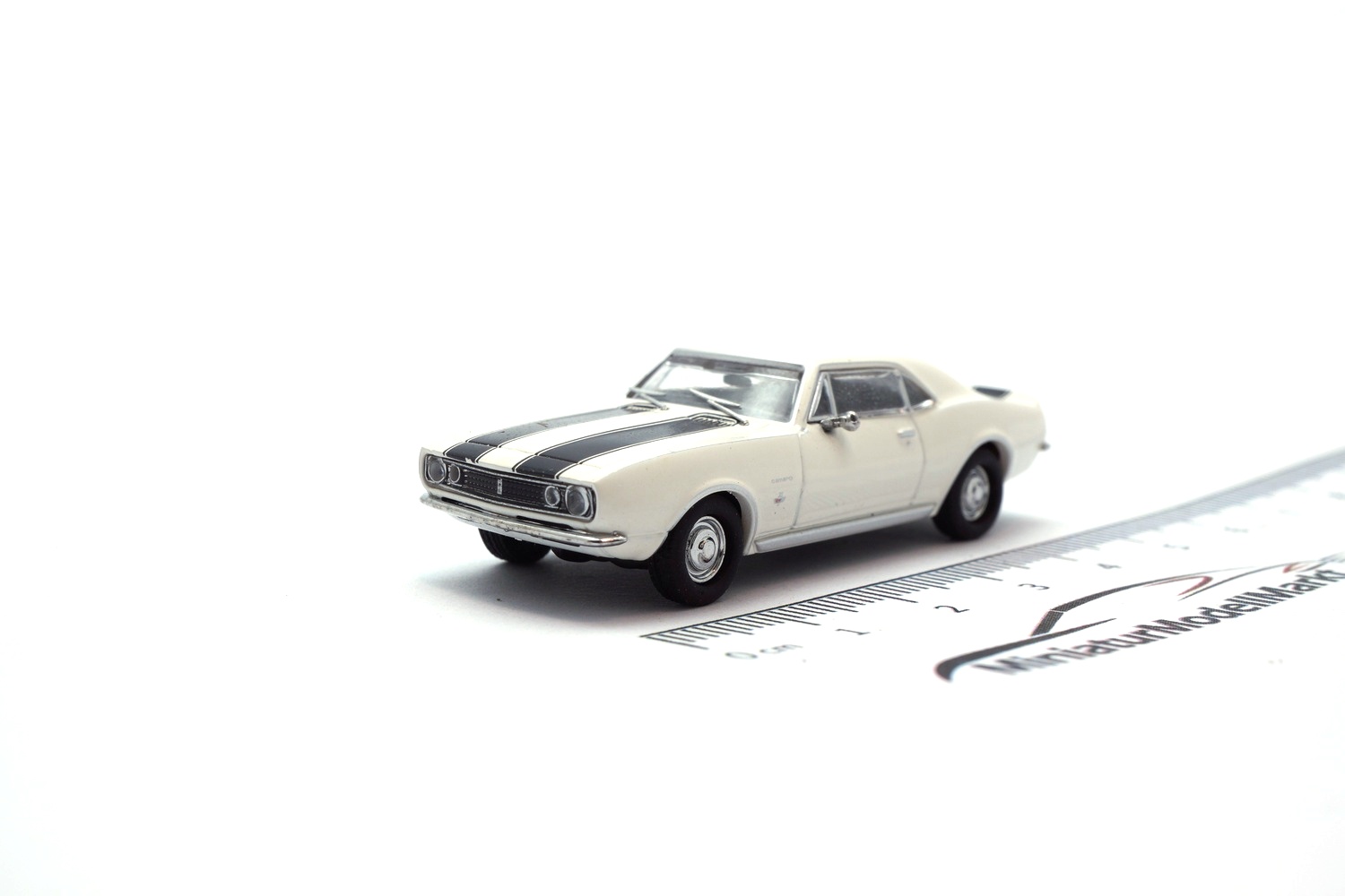 Minichamps 870144020 Chevrolet Camaro - Weiss - 1967 1:87