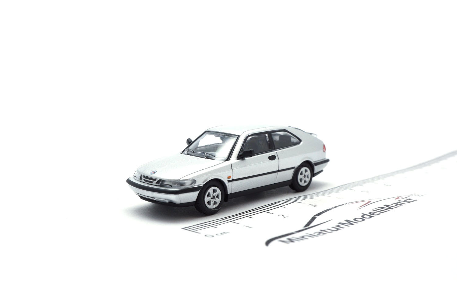 Minichamps 870170122 Saab 900 Coupe - Silver - 1995 1:87