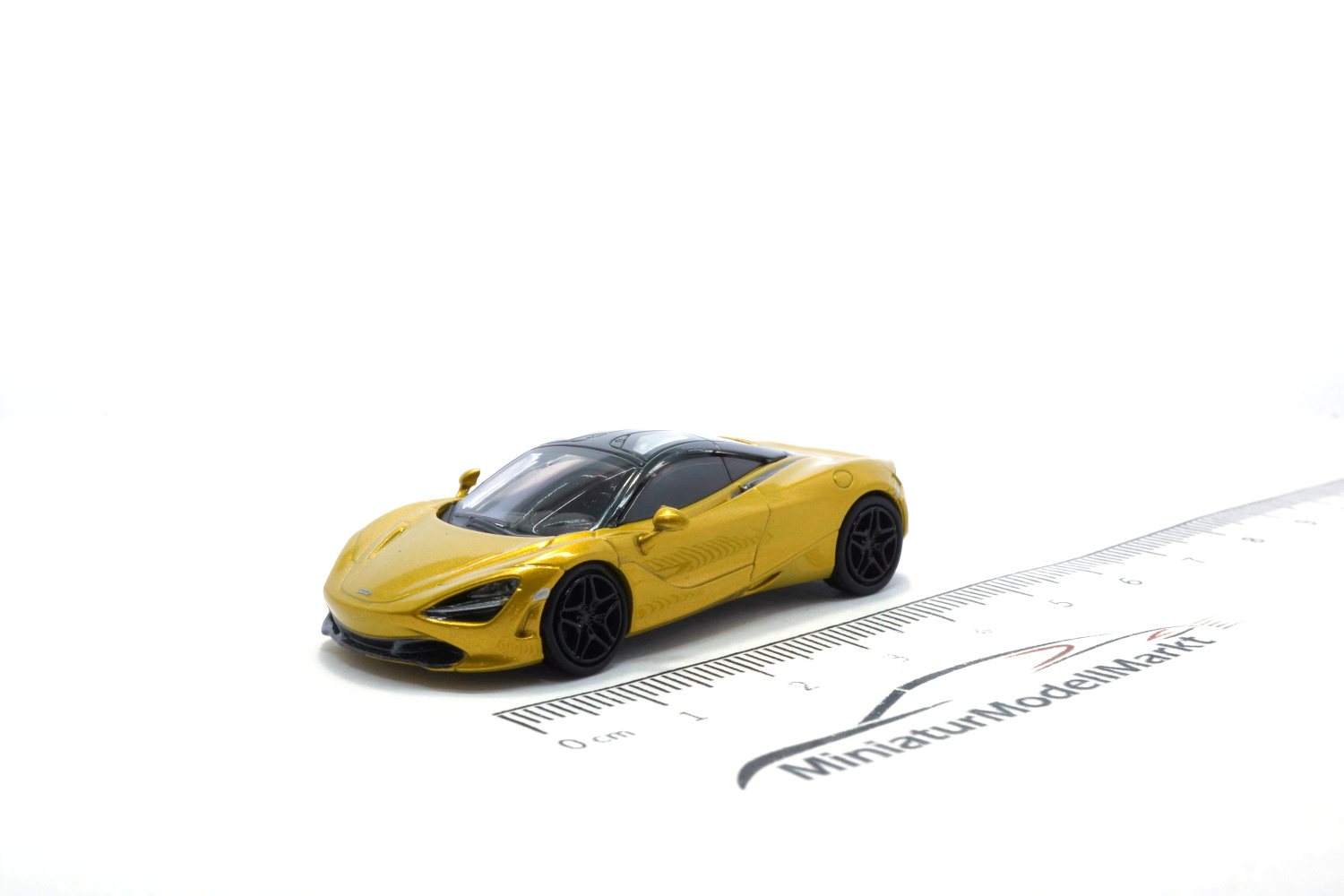 Minichamps 870178724 McLaren 720S - Gelb 1:87