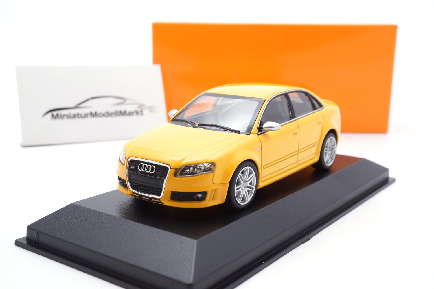 Minichamps 940014600 Audi RS4 - Gelb - 2004 1:43