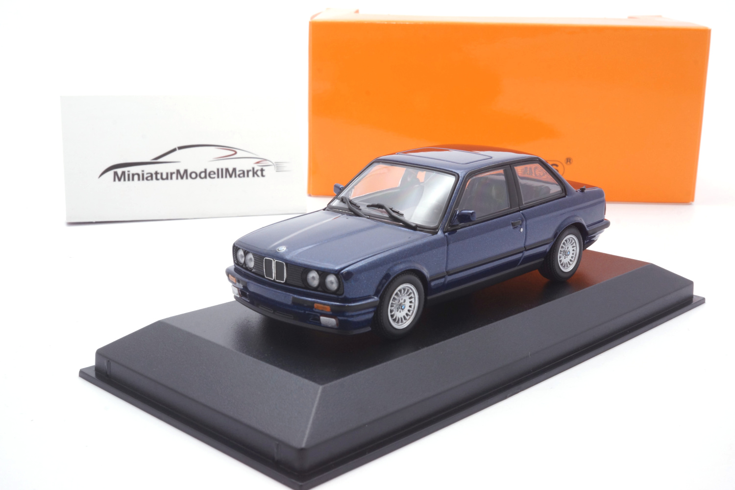 Minichamps 940024001 BMW Serie 3 (E30) - Blau Metallic - 1989 1:43