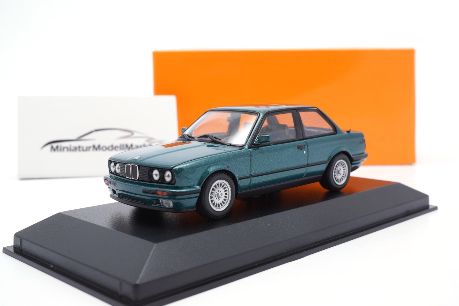 Minichamps 940024002 BMW Serie 3 (E30) - Grün Metallic - 1989 1:43