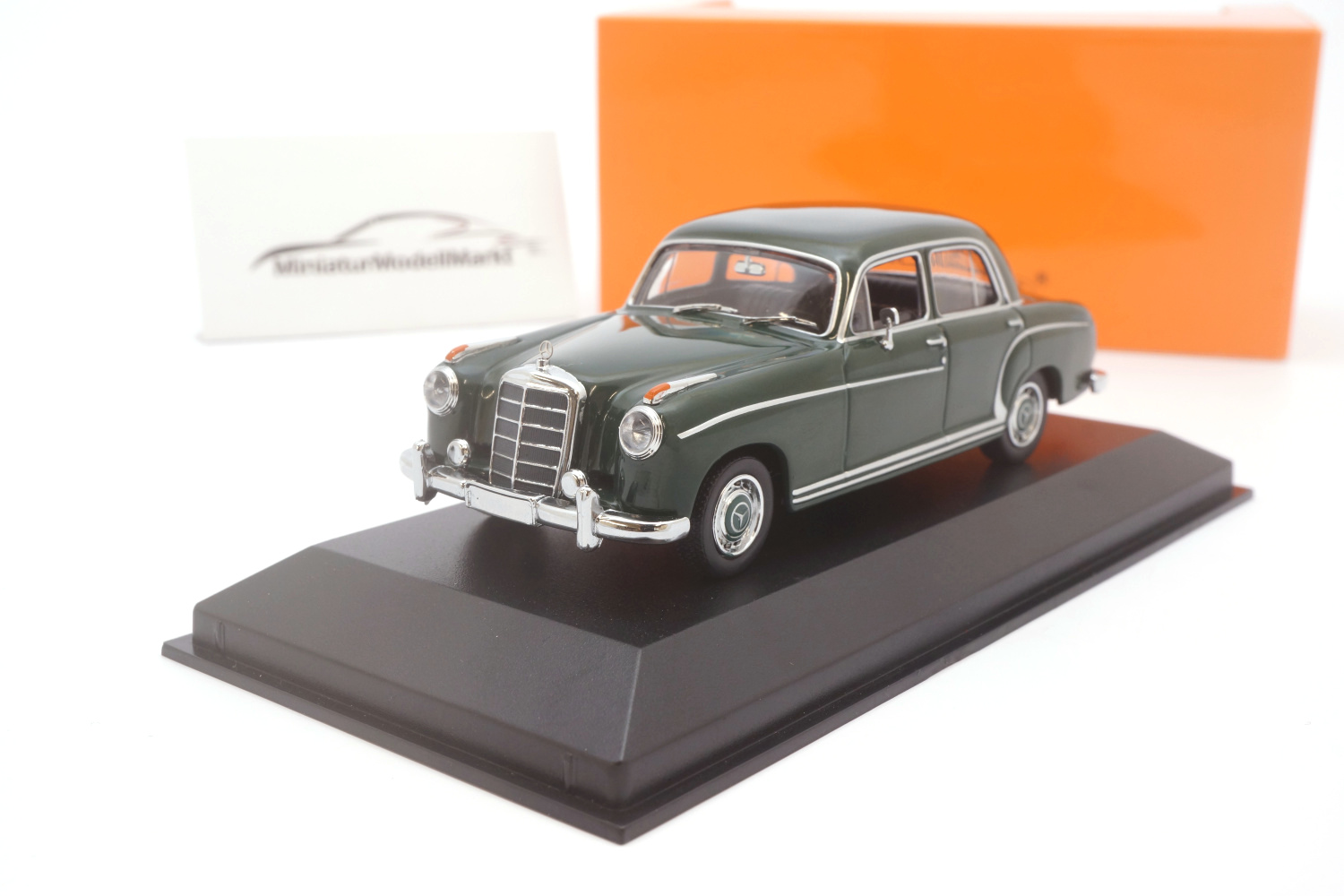 Minichamps 940033001 Mercedes-Benz 220S - Dunkelgrün - 1956 1:43