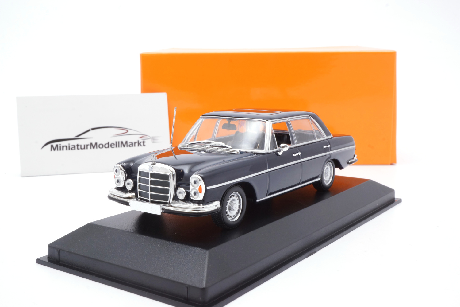 Minichamps 940039100 Mercedes-Benz 300 SEL6.3 (W109) - dunkelblau - 1968 1:43