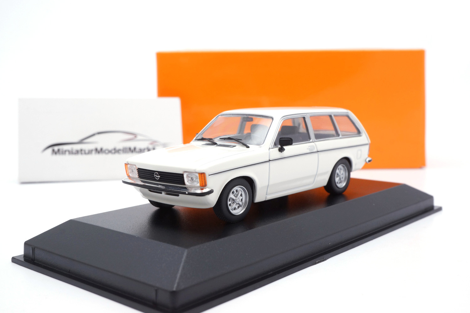 Minichamps 940048111 Opel Kadett C Caravan L - Weiss - 1978 1:43