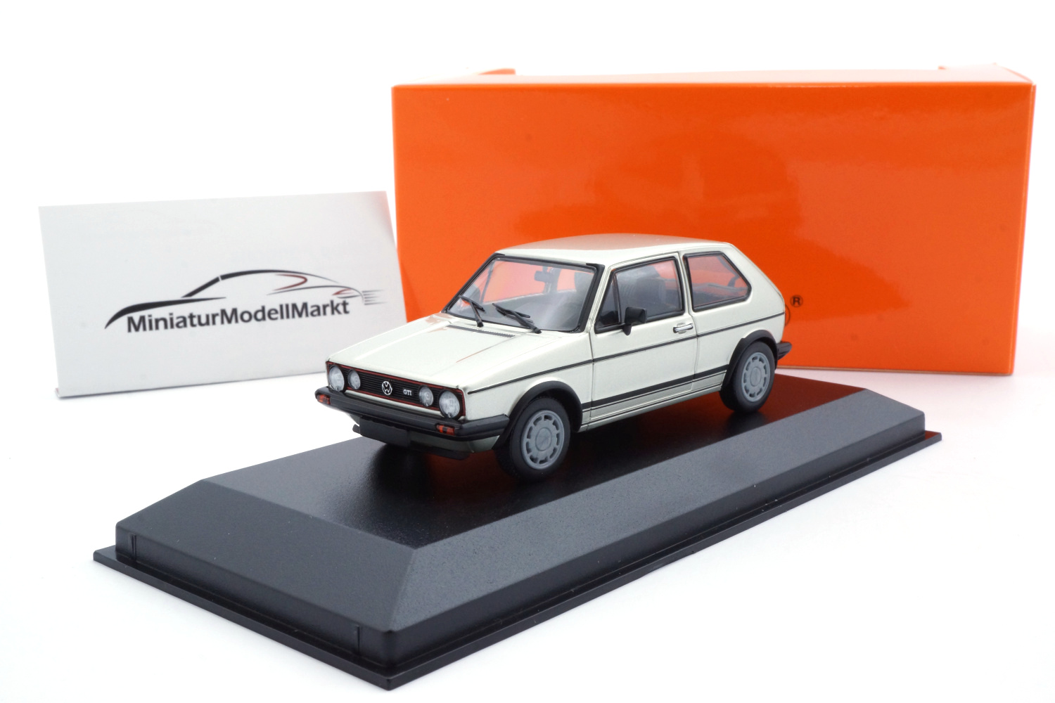 Minichamps 940055174 VW Golf GTI - Silber Metallic - 1983 1:43