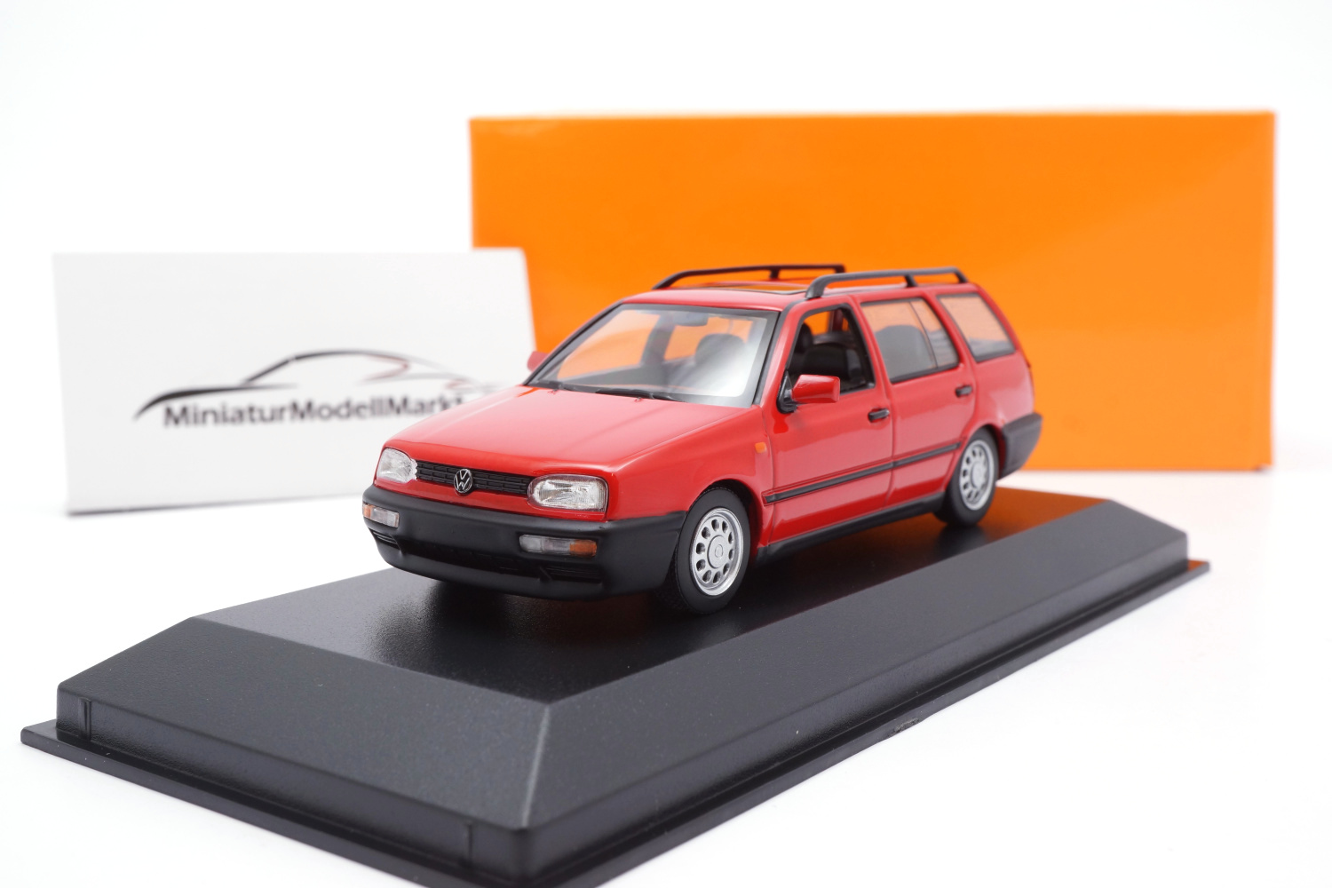 Minichamps 940055511 VW Golf III Varian - Rot - 1997 1:43