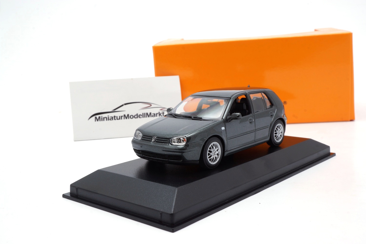 Minichamps 940056060 VW Golf IV - Grau Metallic - 1999 1:43