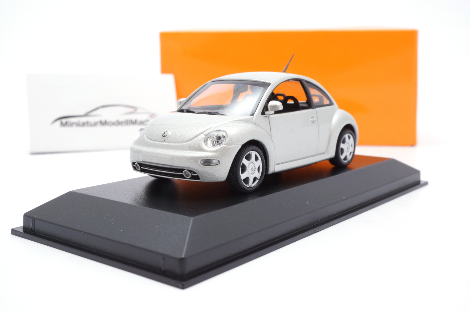 Minichamps 940058000 VW New Beetle - Silber - 1998 1:43