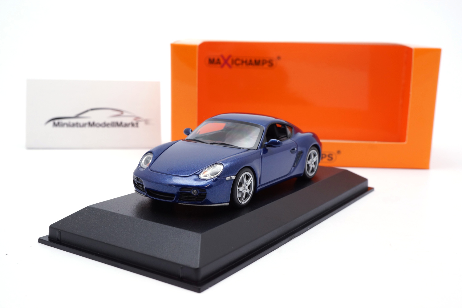 Minichamps 940065621 Porsche Camyan S - Blau Metallic - 2005 1:43