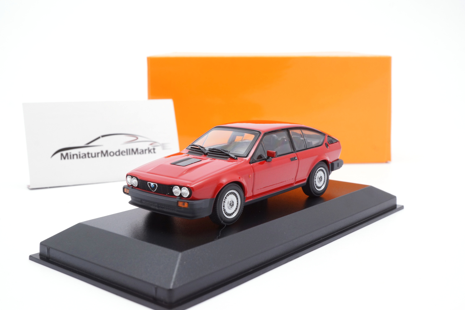 Minichamps 940120140 Alfa Romeo GTV 6 - Rot - 1983 1:43