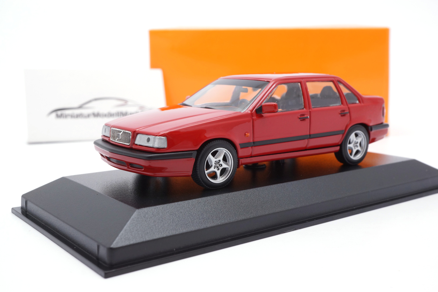 Minichamps 940171460 Volvo 850 - Rot - 1994 1:43