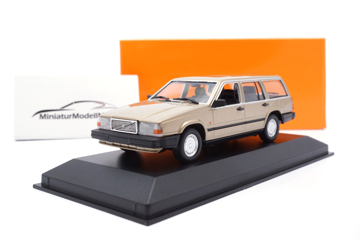 Minichamps 940171711 Volvo 740 GL - Gold - 1986 1:43