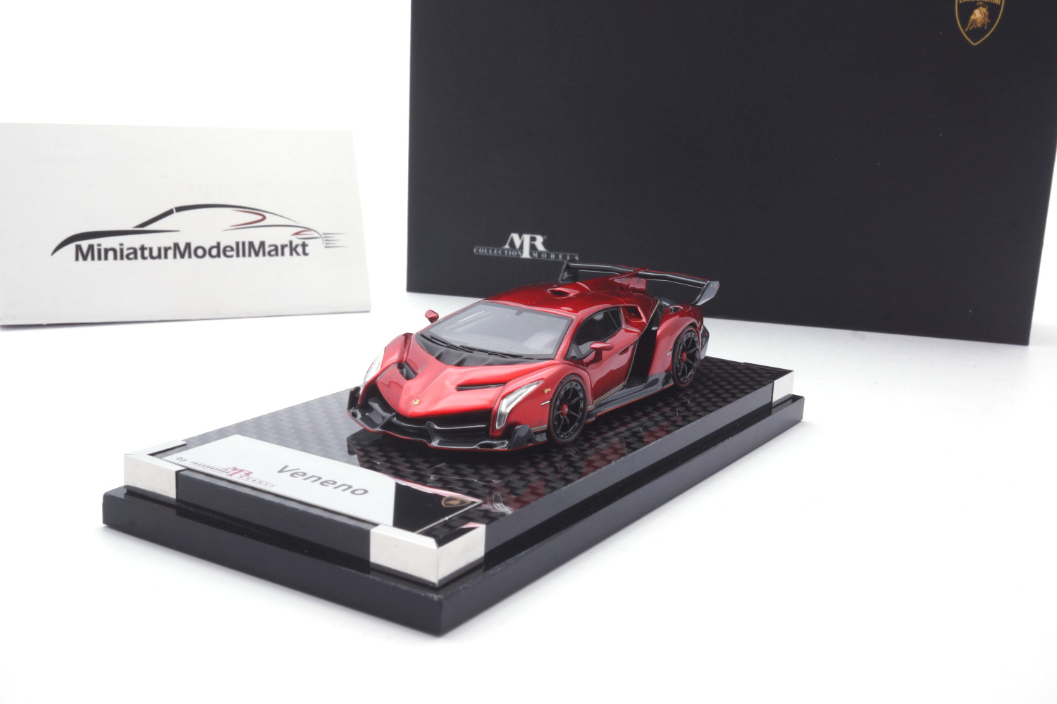 MR MR64_002E_LUX Lamborghini Veneno - Metallic Pearl Red (Carbon) 1:64