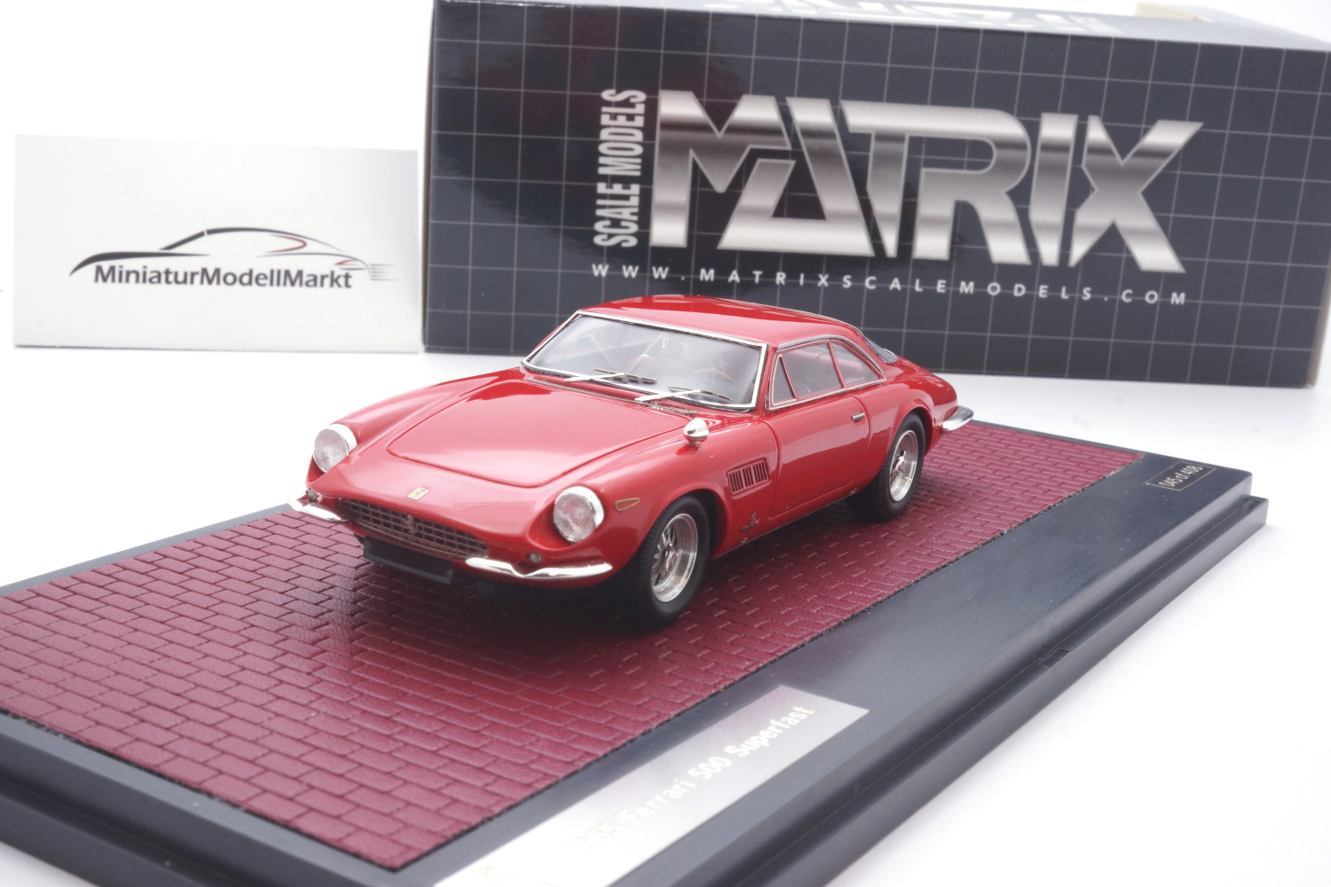 Matrix Scale Models 40604-053 Ferrari 500 Superfast - red - 1965 1:43