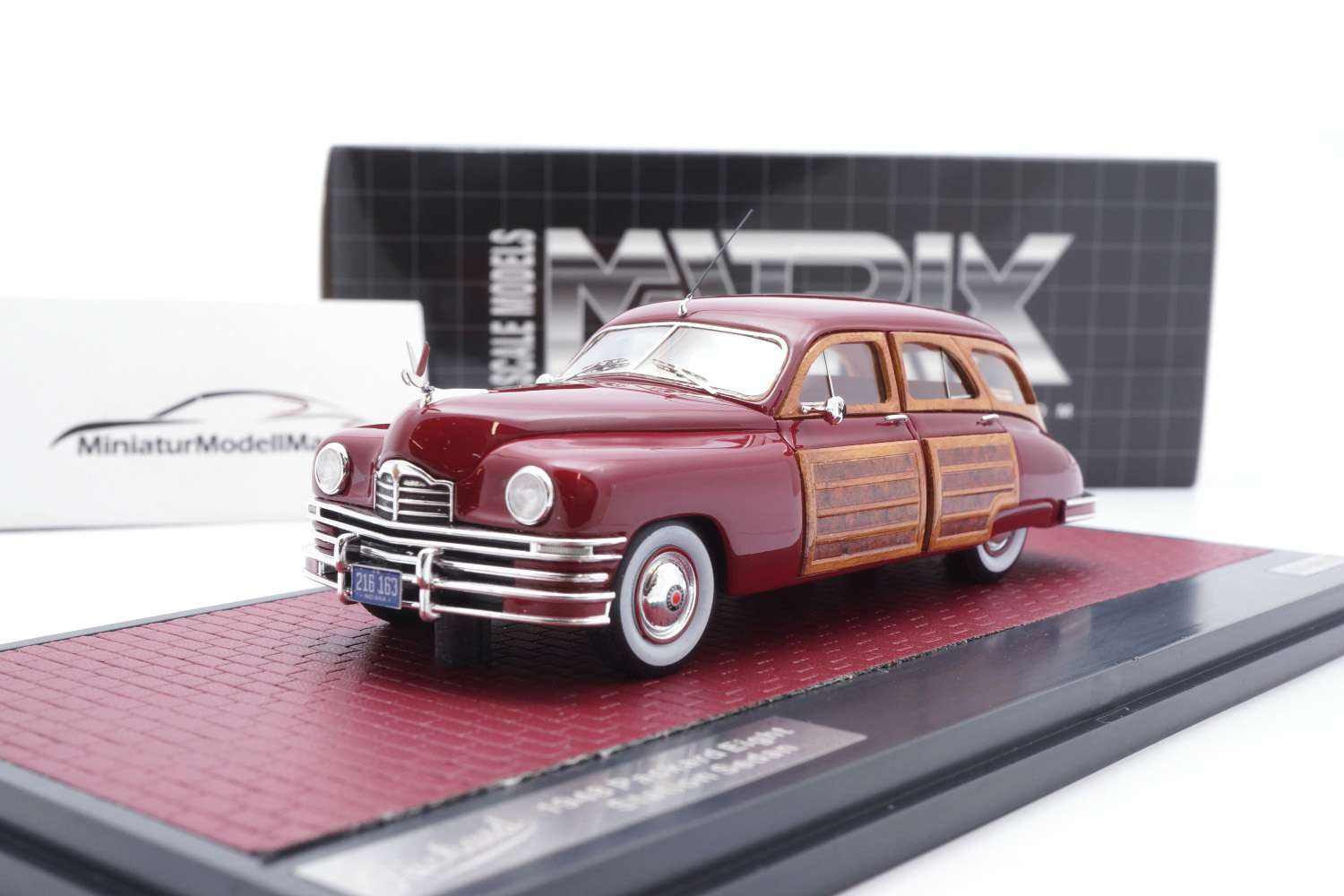 Matrix MX21601-063 Packard Eight Station Sedan - red - 1948 1:43