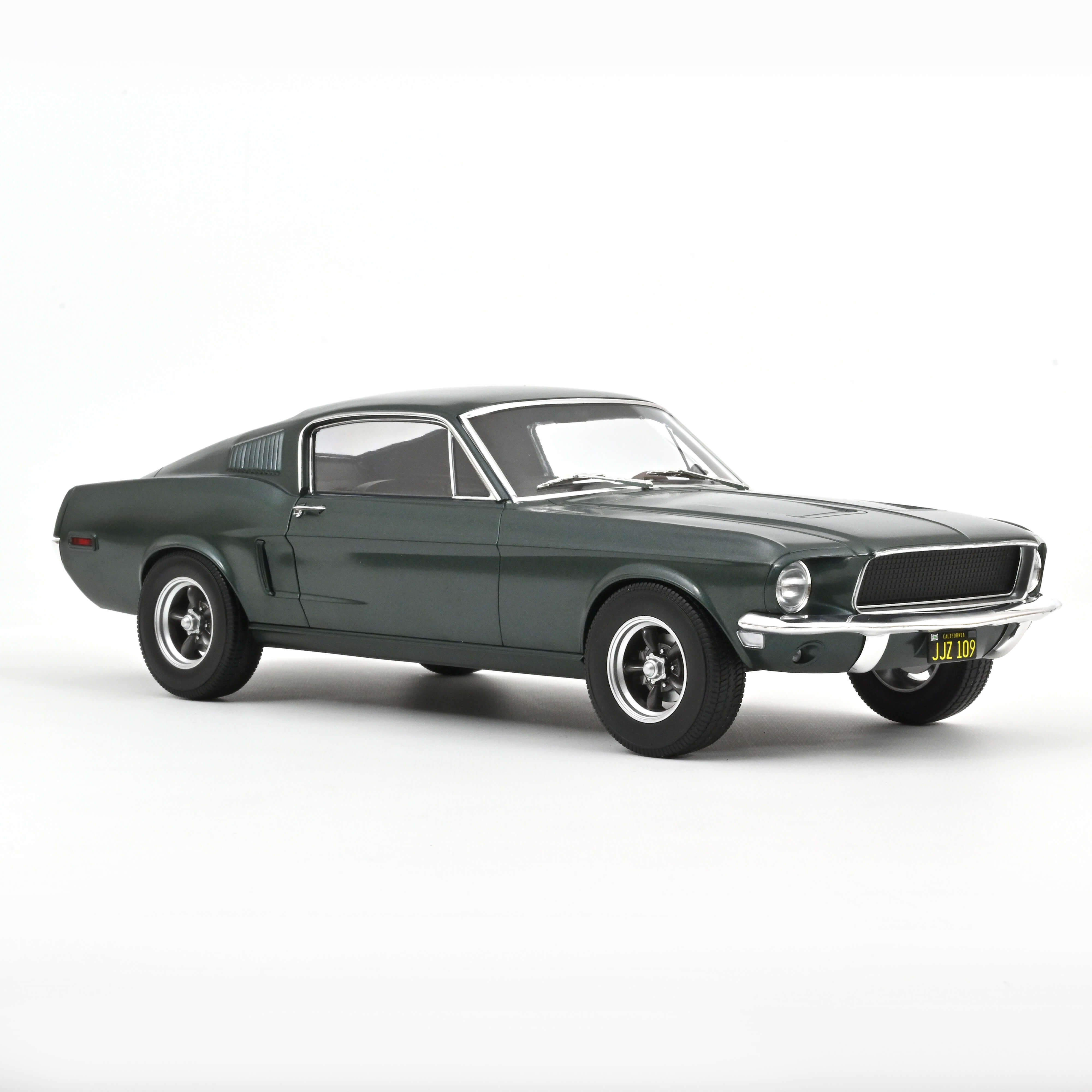 Norev 122702 Ford Mustang Fastback - Satin Grün - 1968 1:12