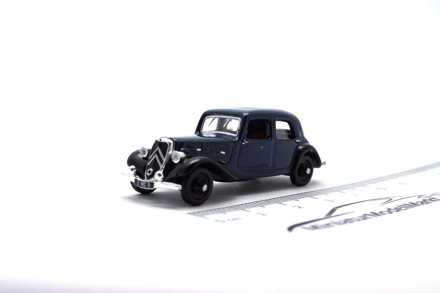Norev 153028 Citroen Traction 7A - Blau - 1934 1:87