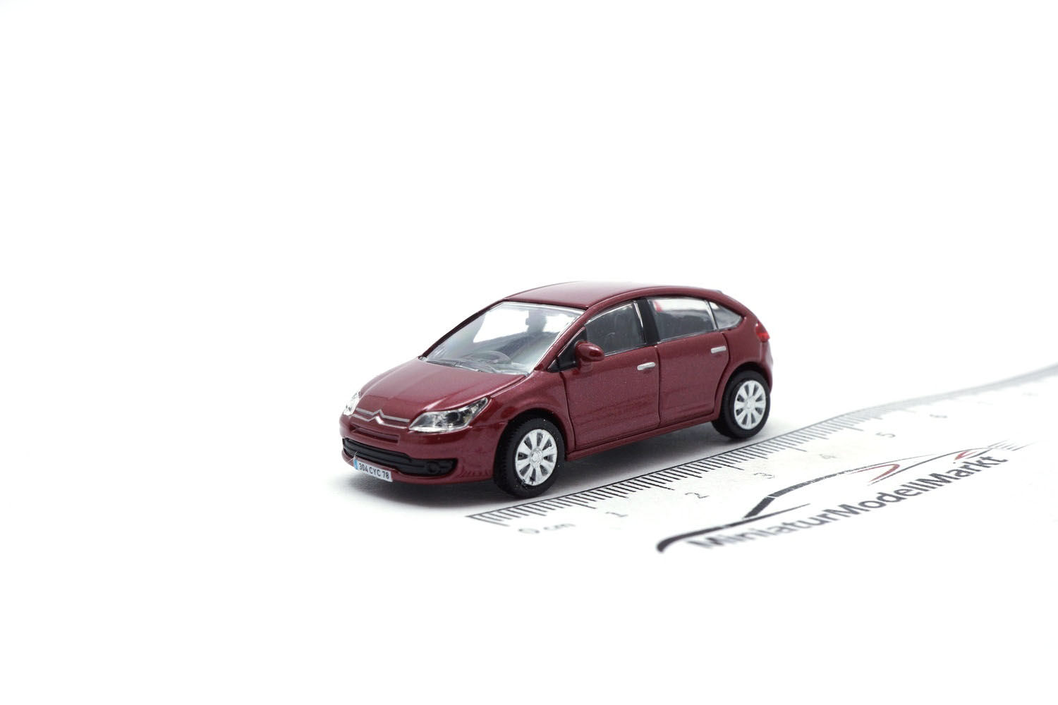 Norev 155496 Citroen C4 Berline - Red - 2004 1:87