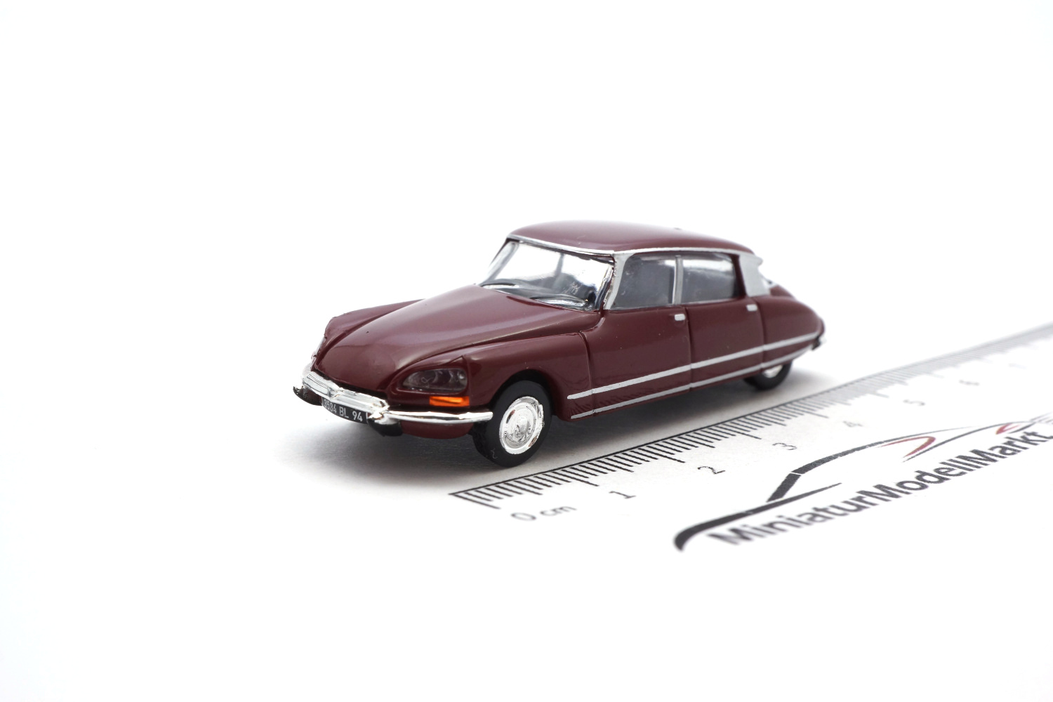 Norev 157088 Citroen DS 23 - Grenada Rot - 1972  1:87