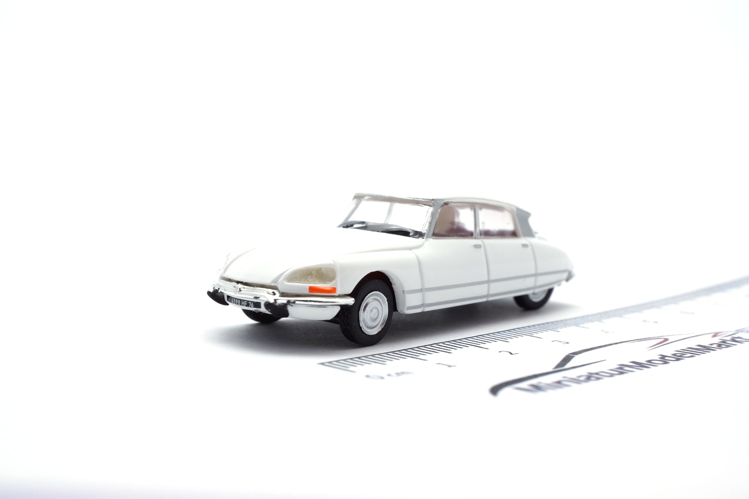 Norev 157091 Citroen DS 23 - Meije Weiss - 1972  1:87