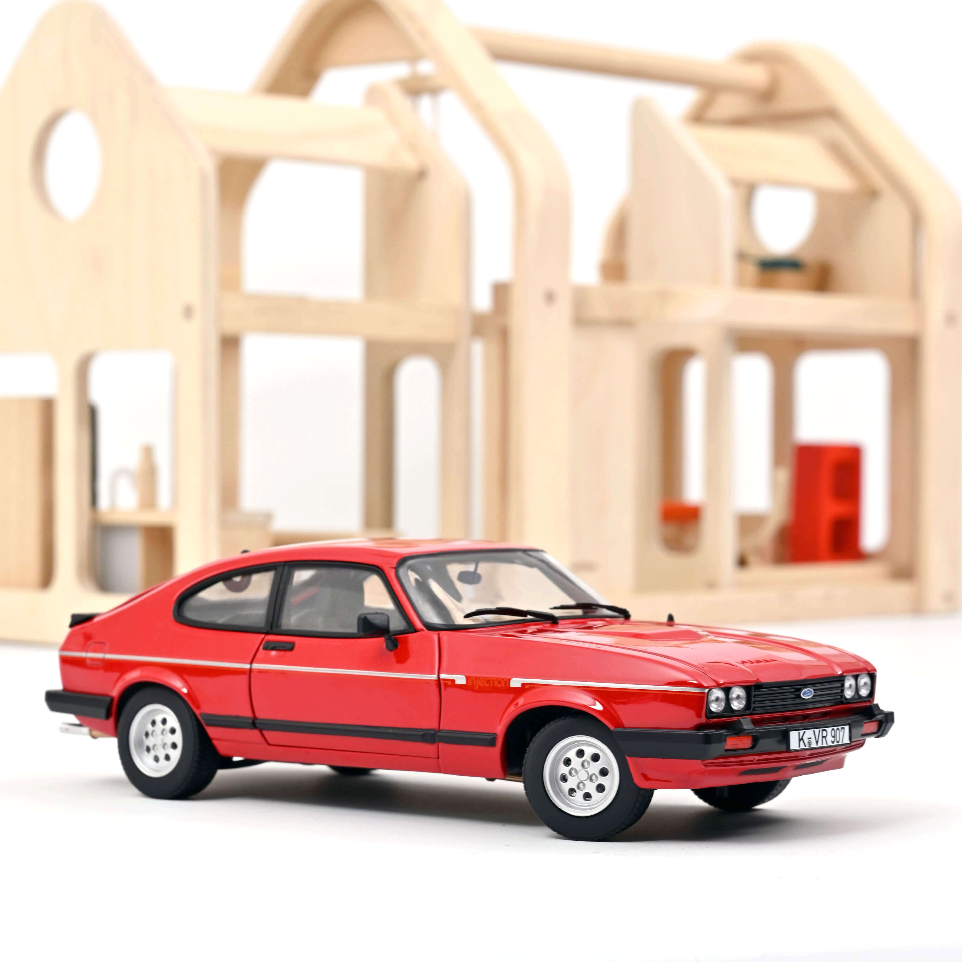 Norev 182708 Ford Capri 2.8i Injection 1983 - Rot 1:18