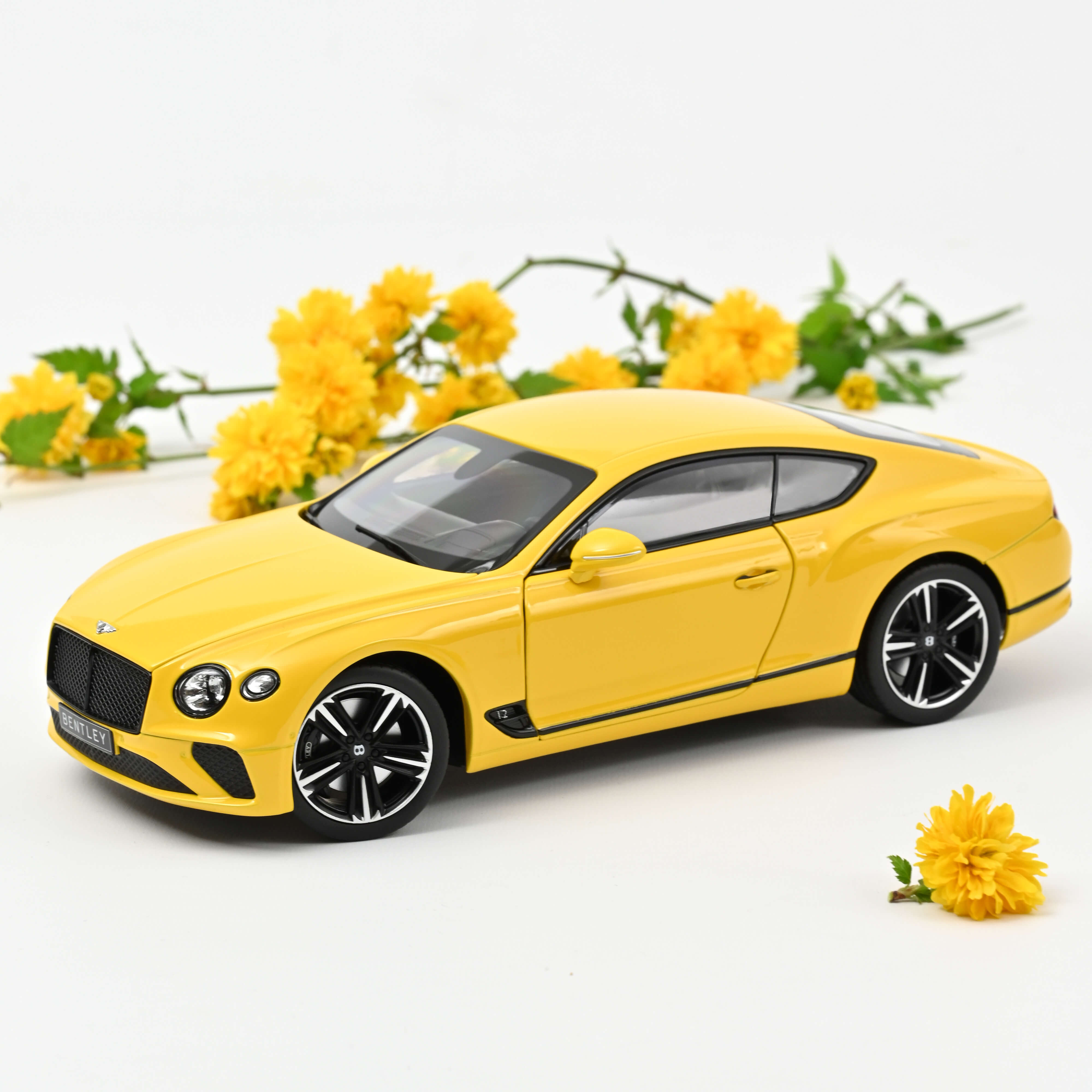 Norev 182786 Bentley Continental GT - Monaco Yellow - 2018 1:18