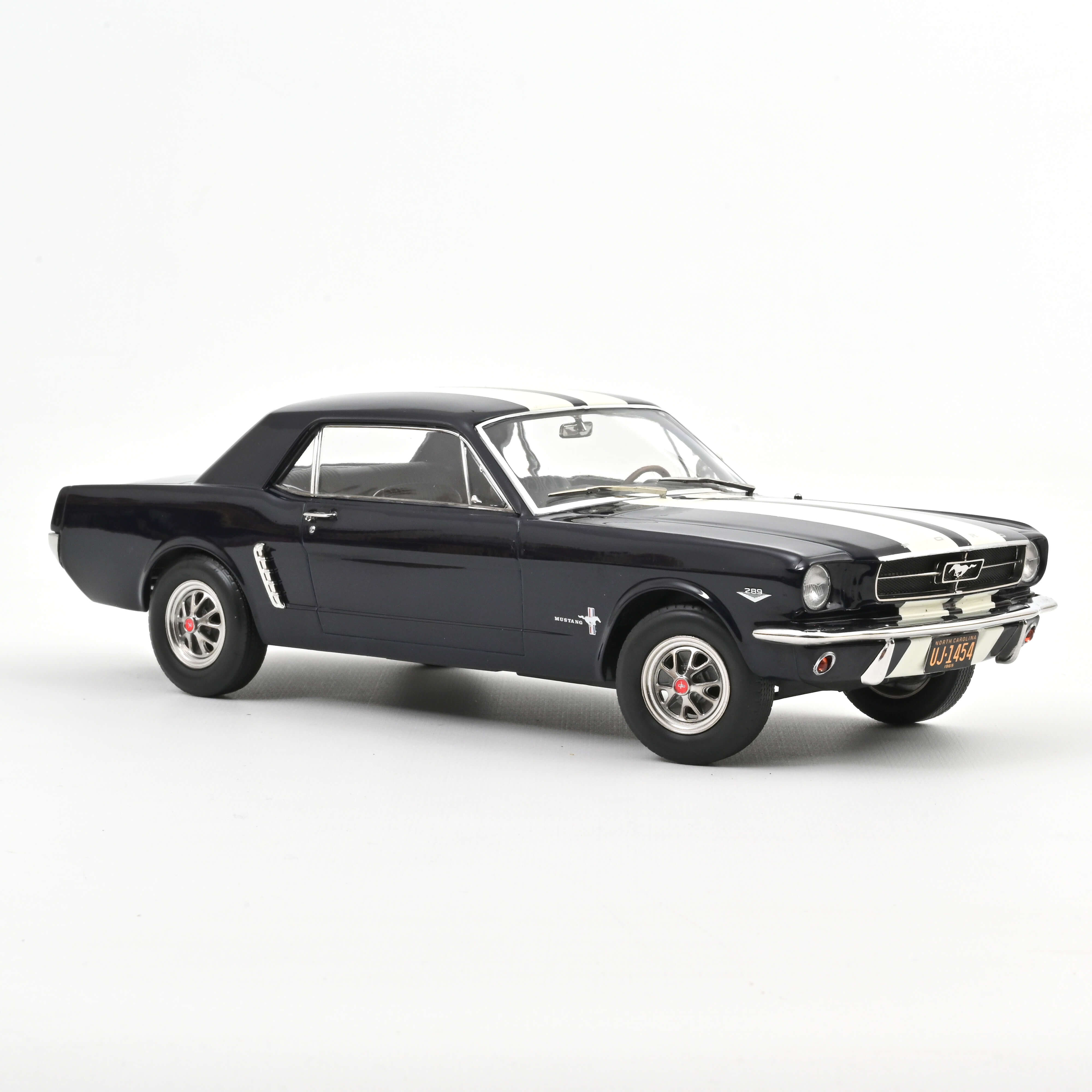 Norev 182805 Ford Mustang Coupe - Nightmist Blau metallic - 1966 1:18