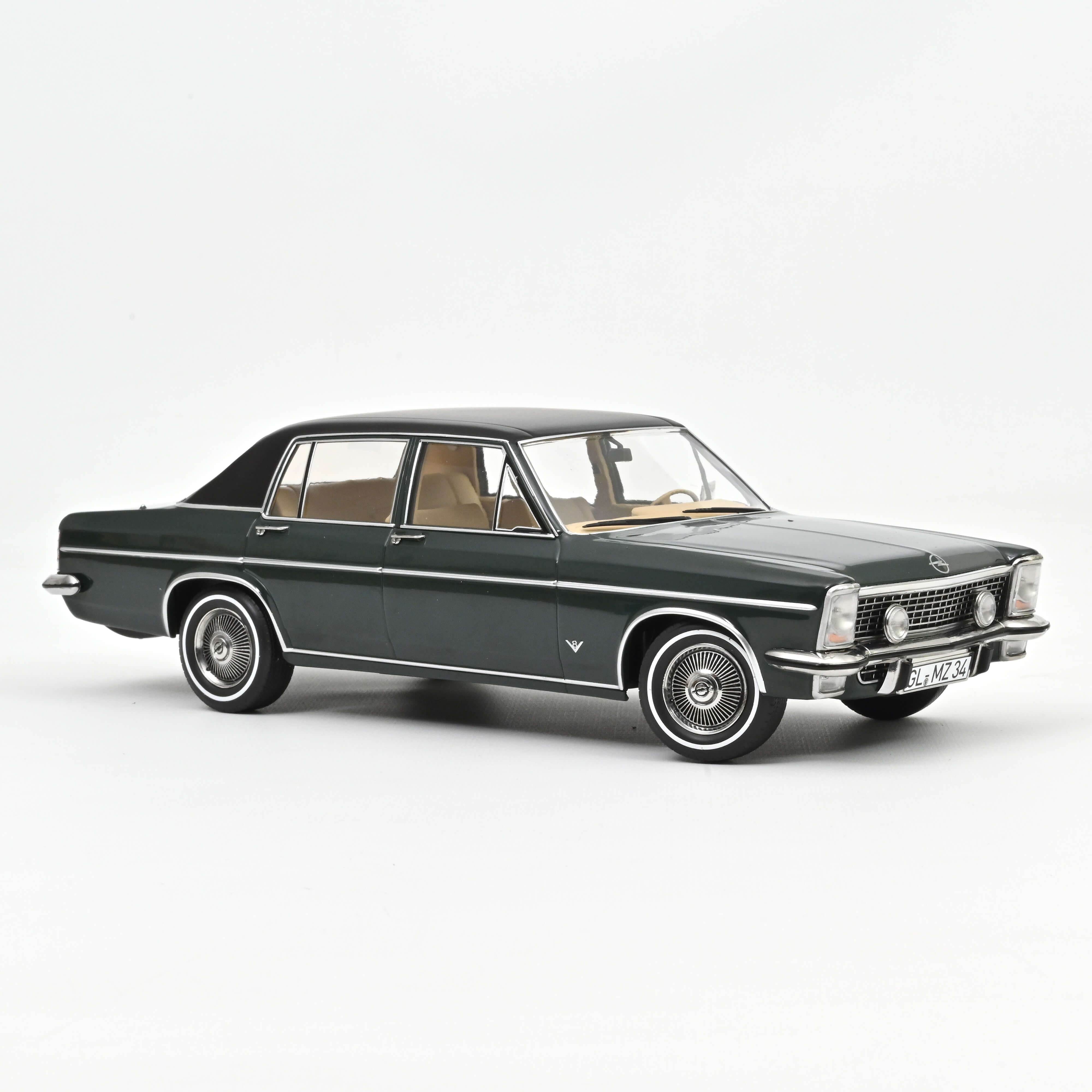 Norev 183690 Opel Diplomat V8 - Zederngrün - 1969 1:18