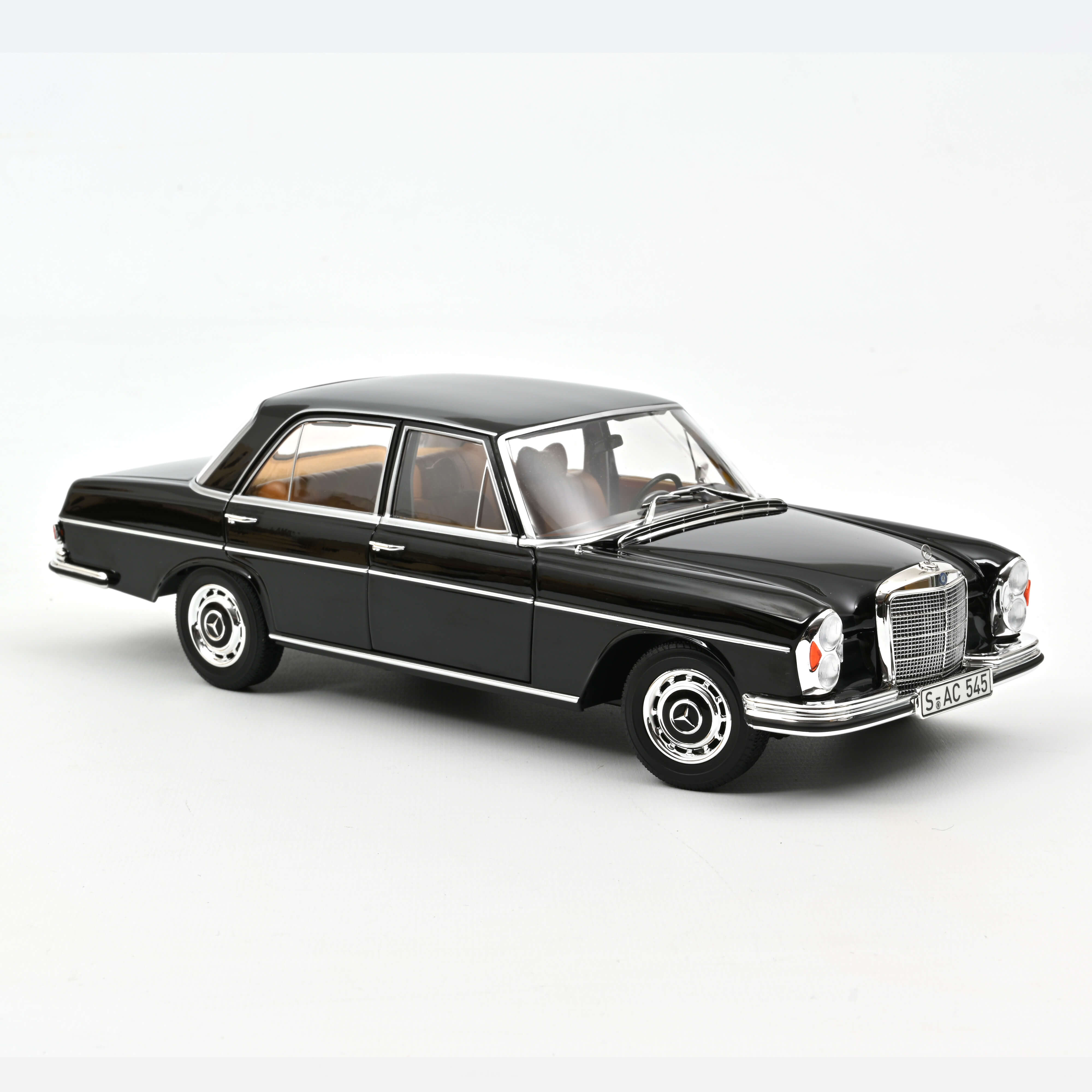 Norev 183762 Mercedes-Benz 280 SE - Schwarz - 1968 1:18