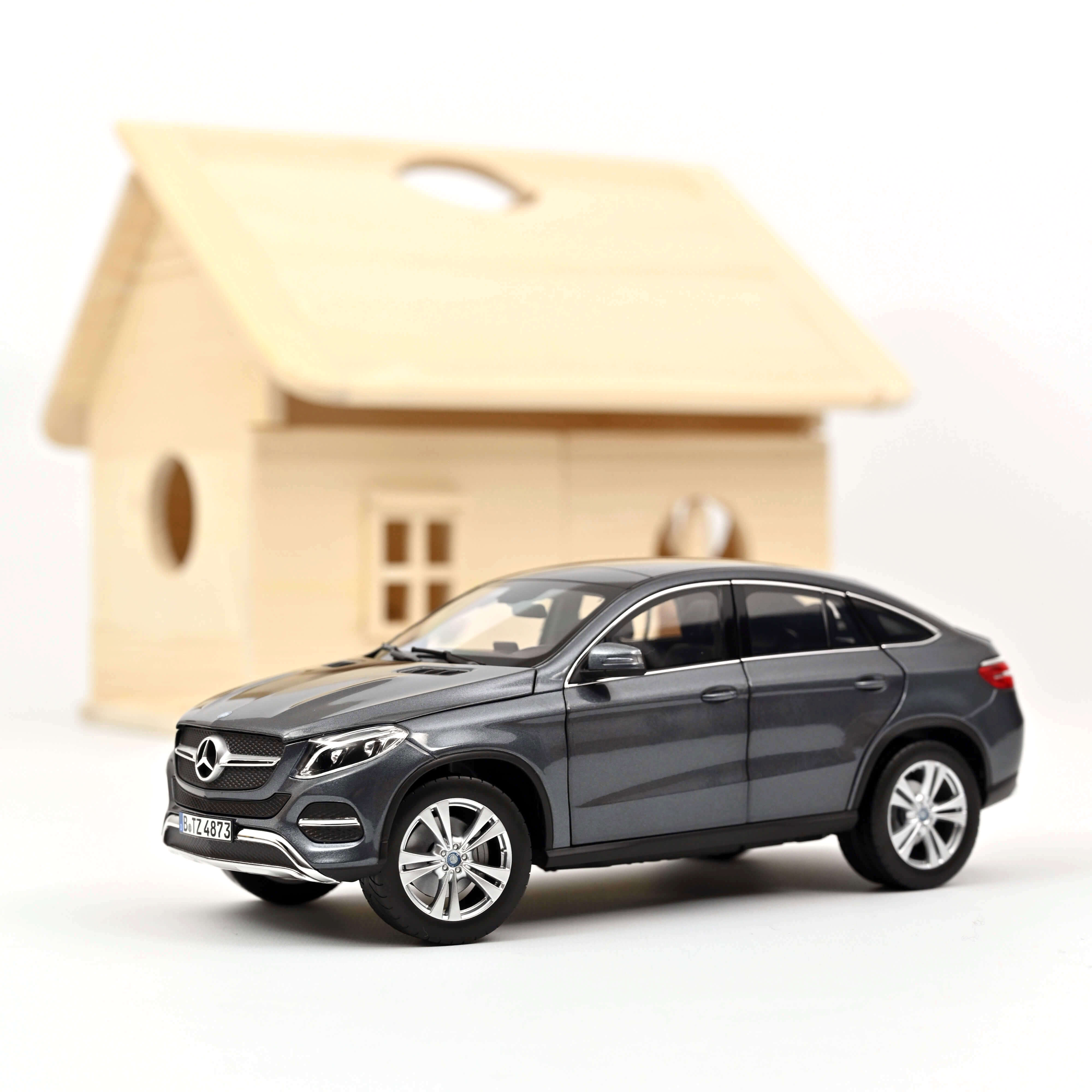 Norev 183790 Mercedes-Benz GLE Coupe - Grau metallic - 2015 1:18