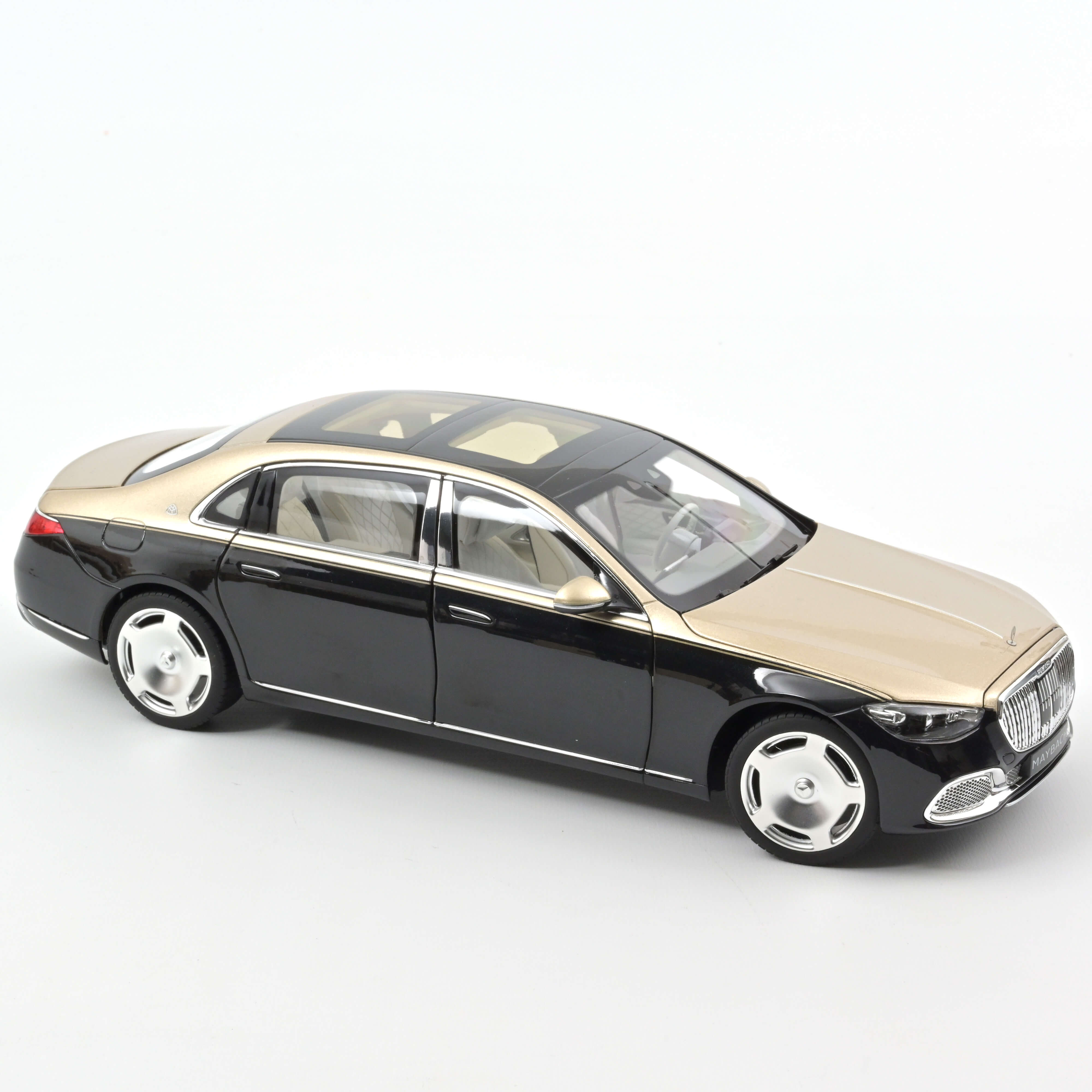 Norev 183917 Mercedes-Maybach S 680 4MATIC - Gold/Schwarz - 2021 1:18