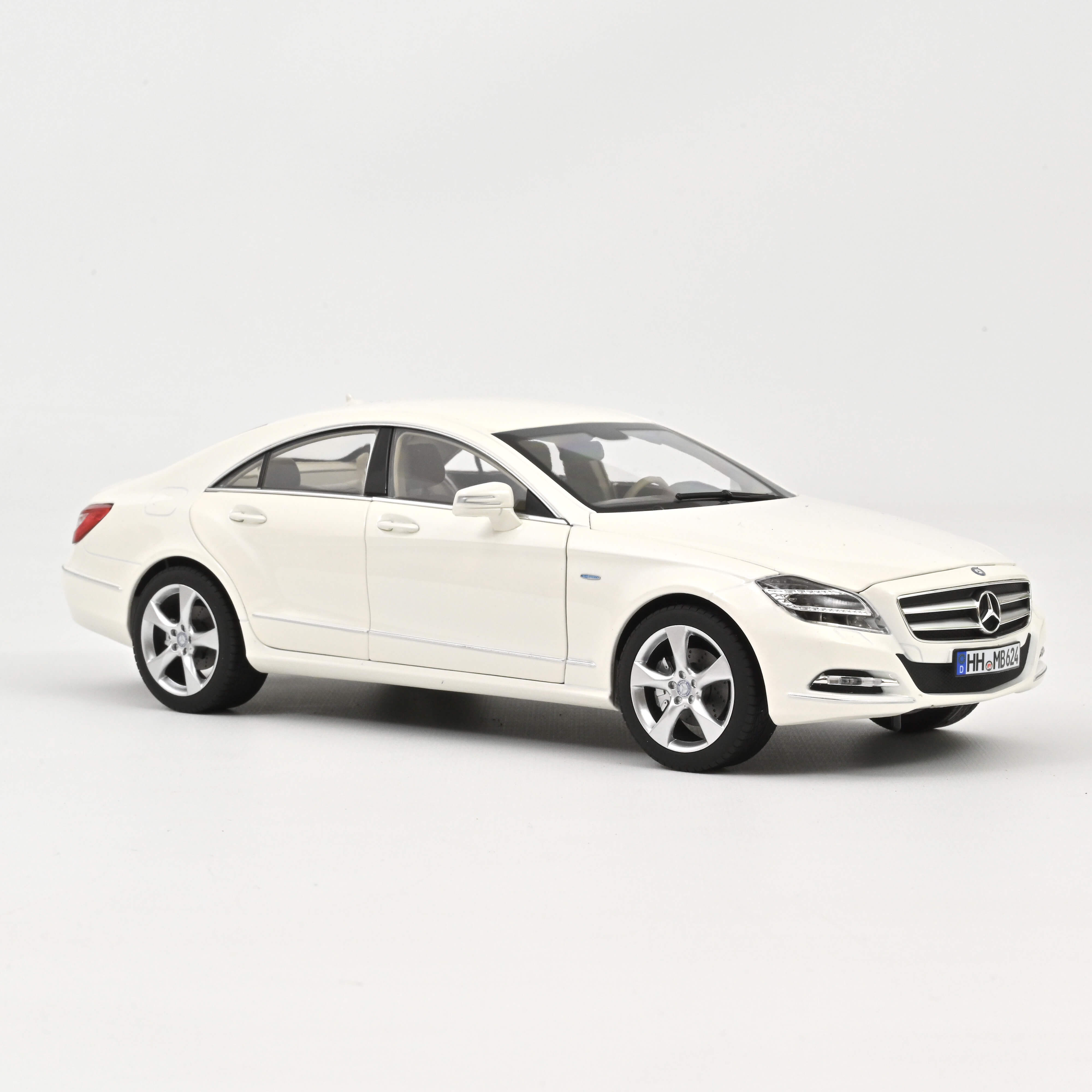 Norev 183943 Mercedes-Benz CLS Coupé - Brilliant White Metallic - 2011 1:18