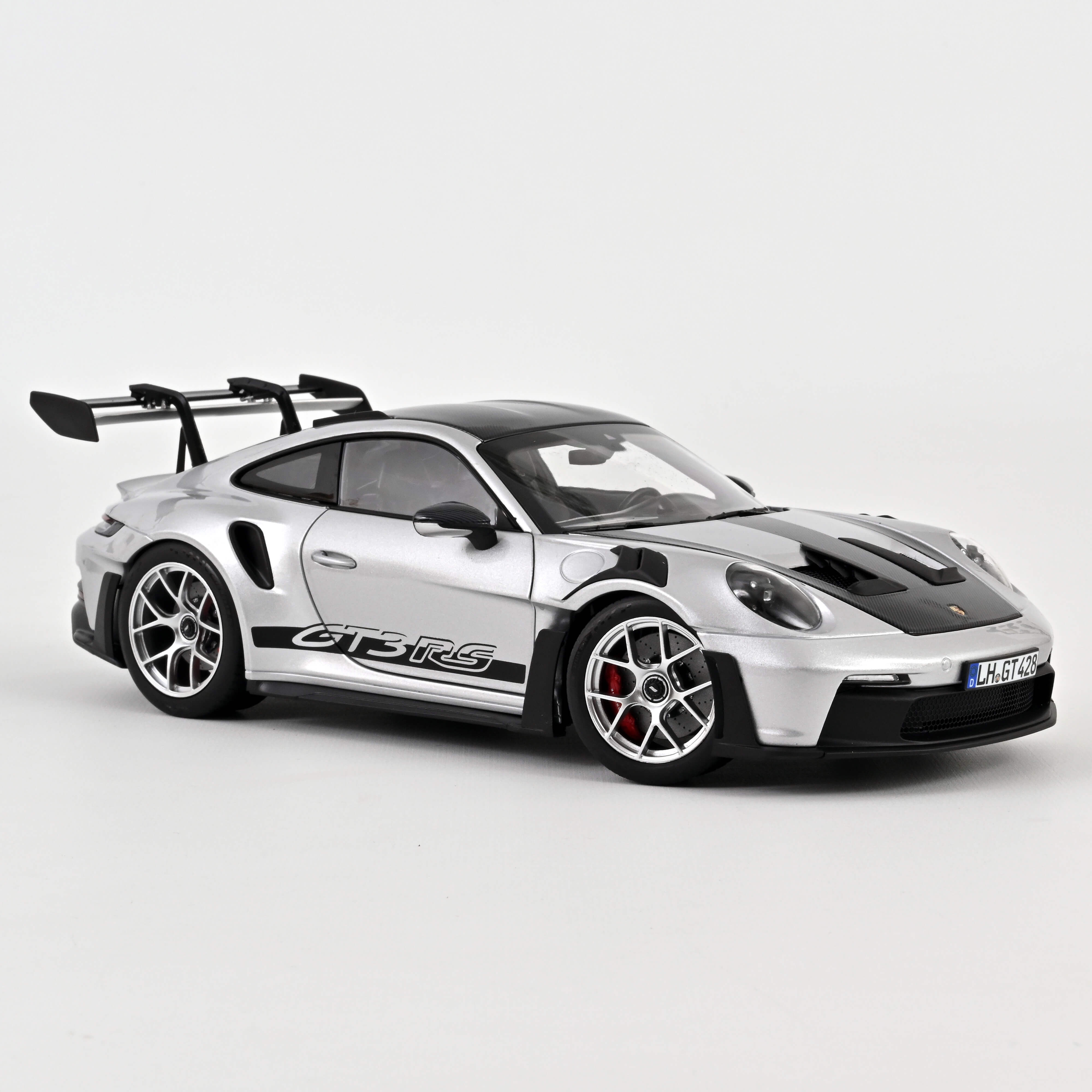 Norev 187366 Porsche 911 GT3 RS mit Weissachpaket - Silbermetallic - 2022 1:18