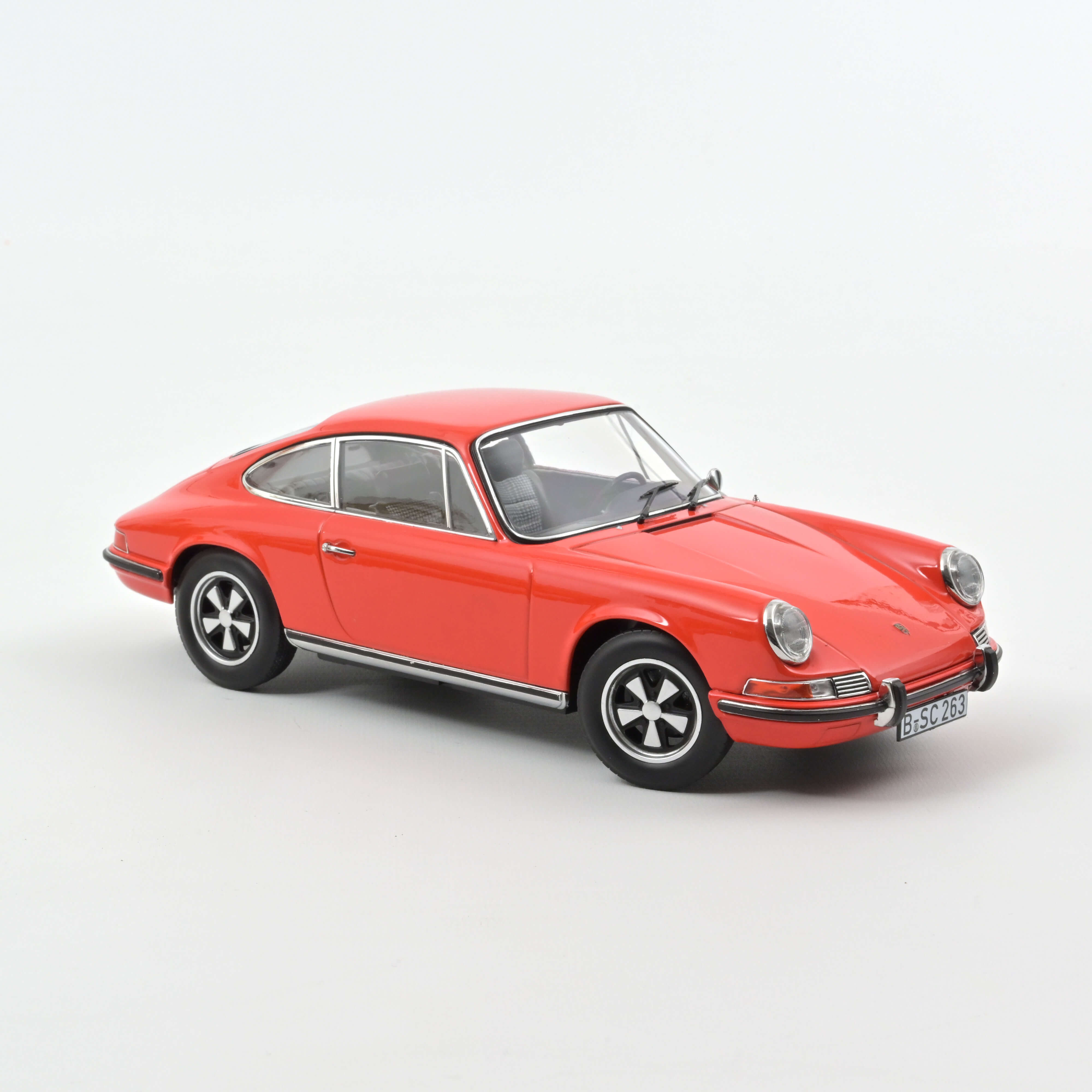 Norev 187628 Porsche 911 E - Orange - 1970  1:18