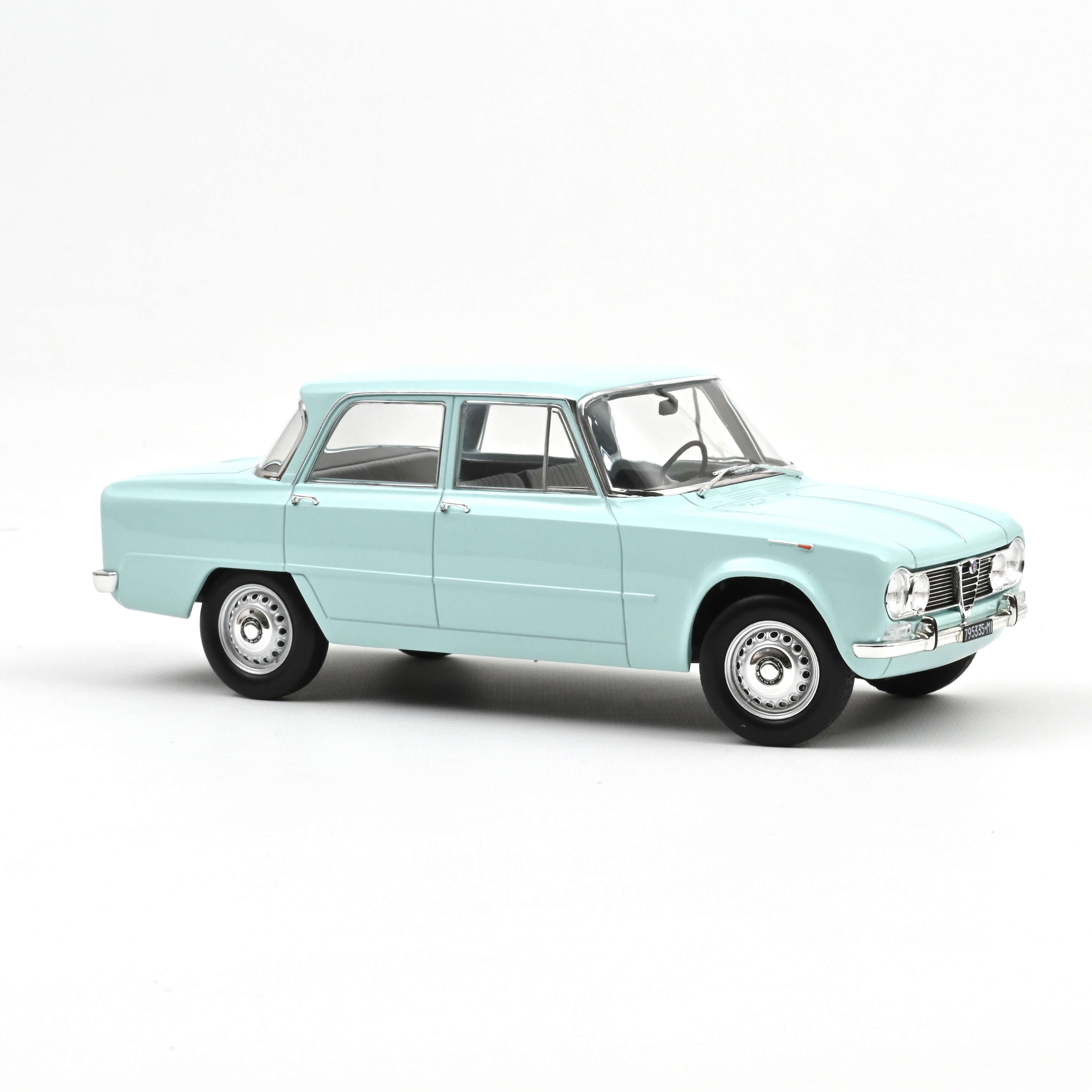 Norev 187974 Alfa Romeo Giulia TI  - Himmelblau - 1964 1:18