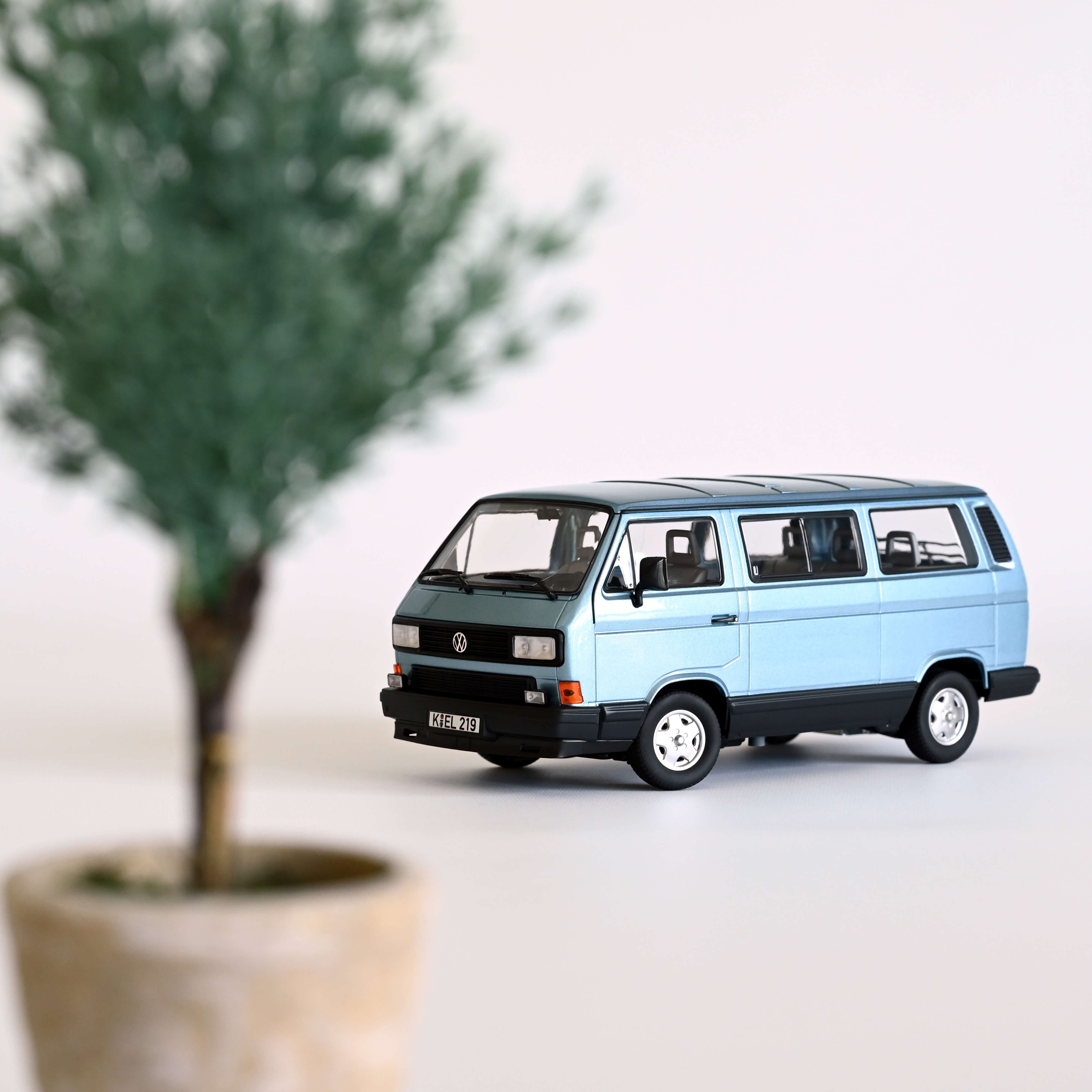 Norev 188544 VW Multivan T3 - Light blue metallic - 1990  1:18