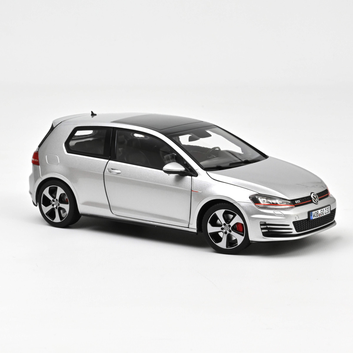 Norev 188551 VW Golf GTI - Reflexsilber - 2013  1:18