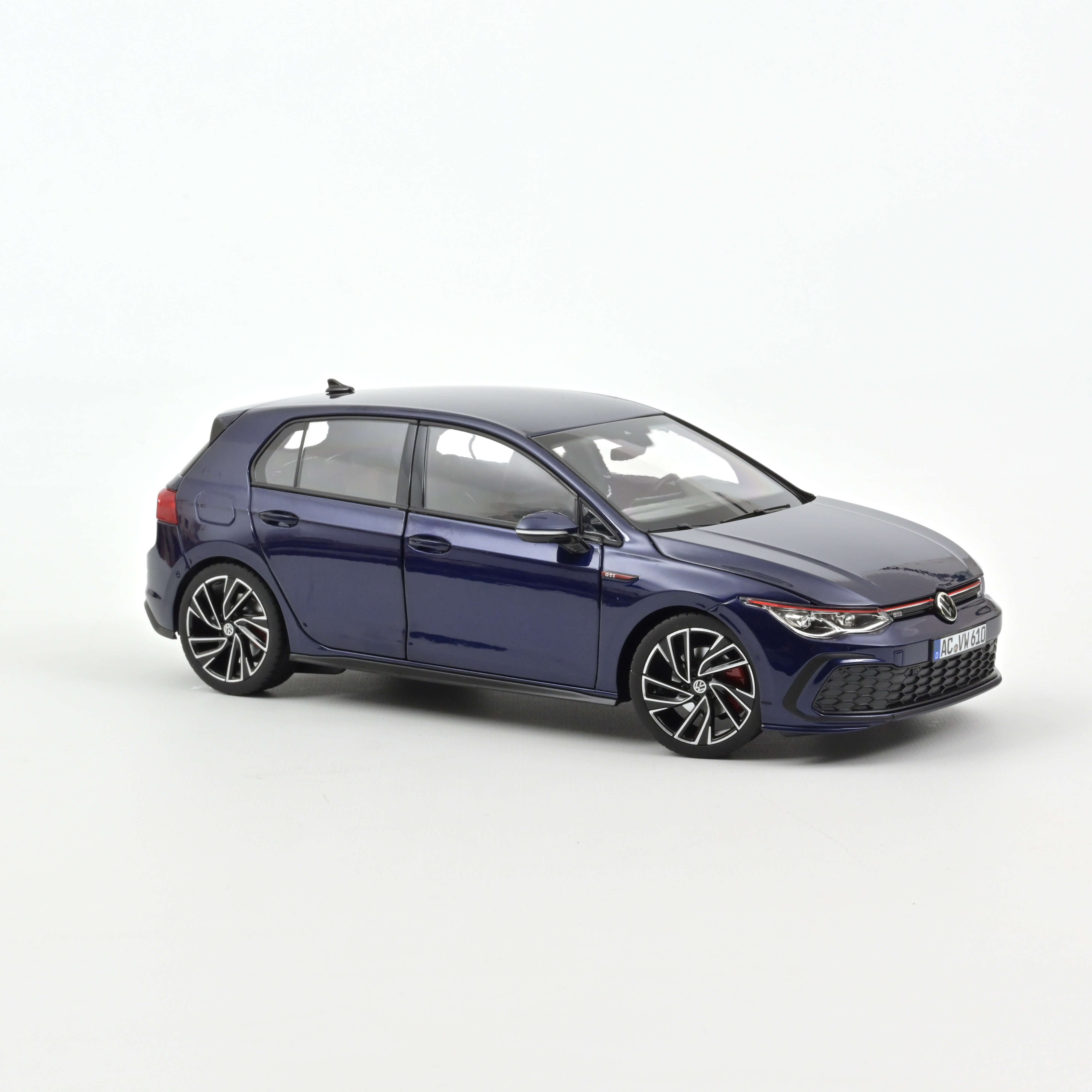 Norev 188594 VW Golf 8 GTI - Blau metallic - 2020 1:18