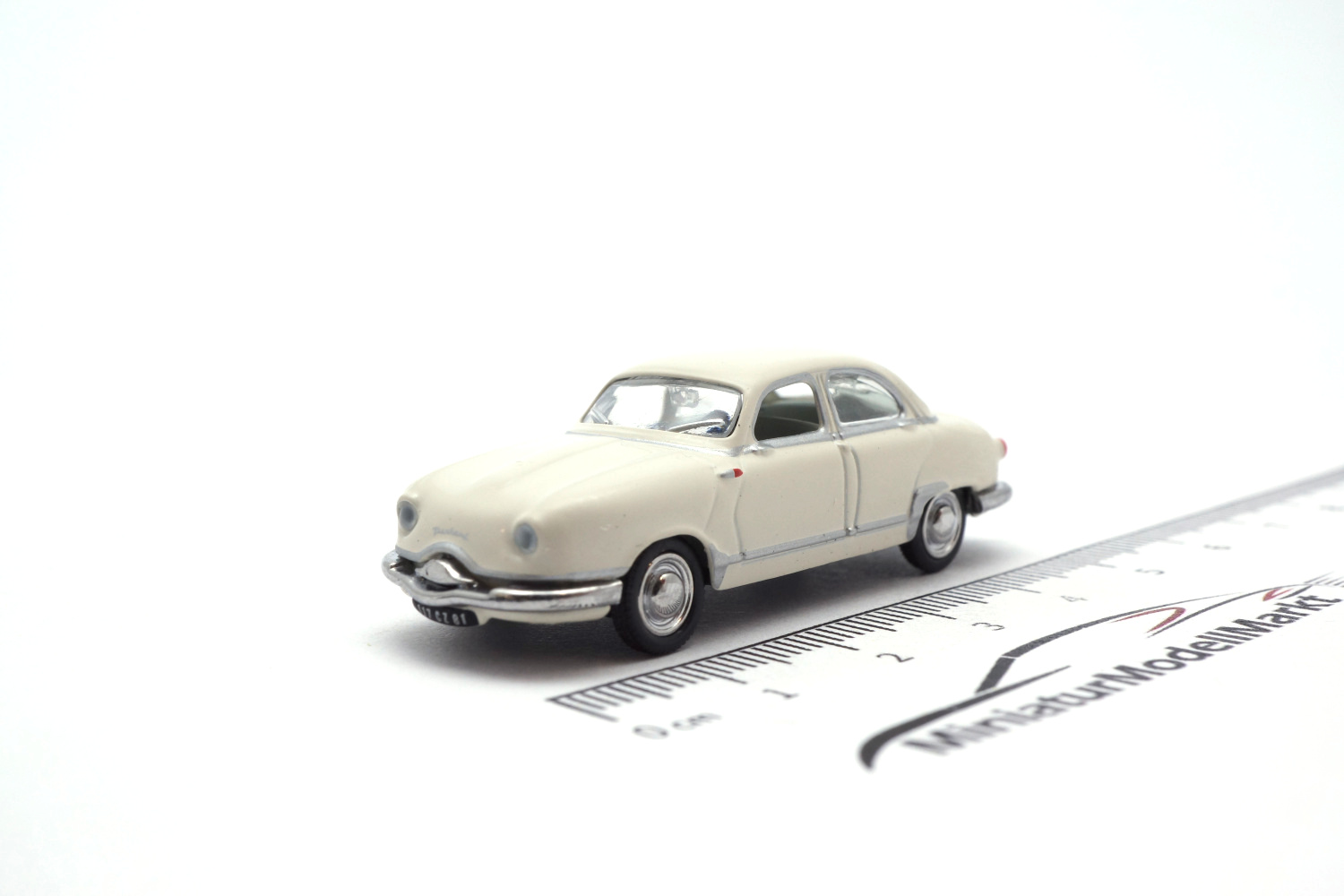 Norev 451898 Panhard Dyna Z12 - Weiss - 1957 1:87