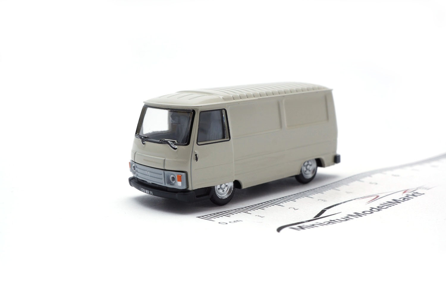 Norev 472113 Peugeot J9 - Beige - 1981 1:87