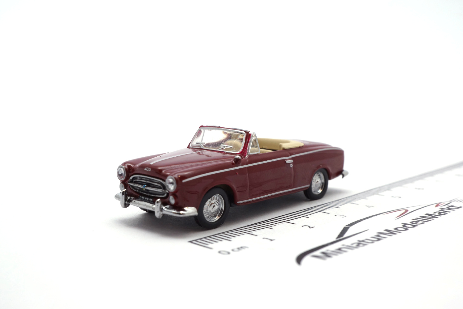 Norev 474343 Peugeot 403 Cabriolet - Rot - 1957  1:87