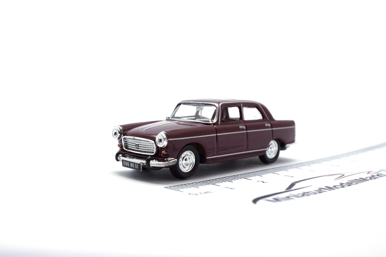 Norev 474451 Peugeot 404 - Algue Brune - 1968 1:87