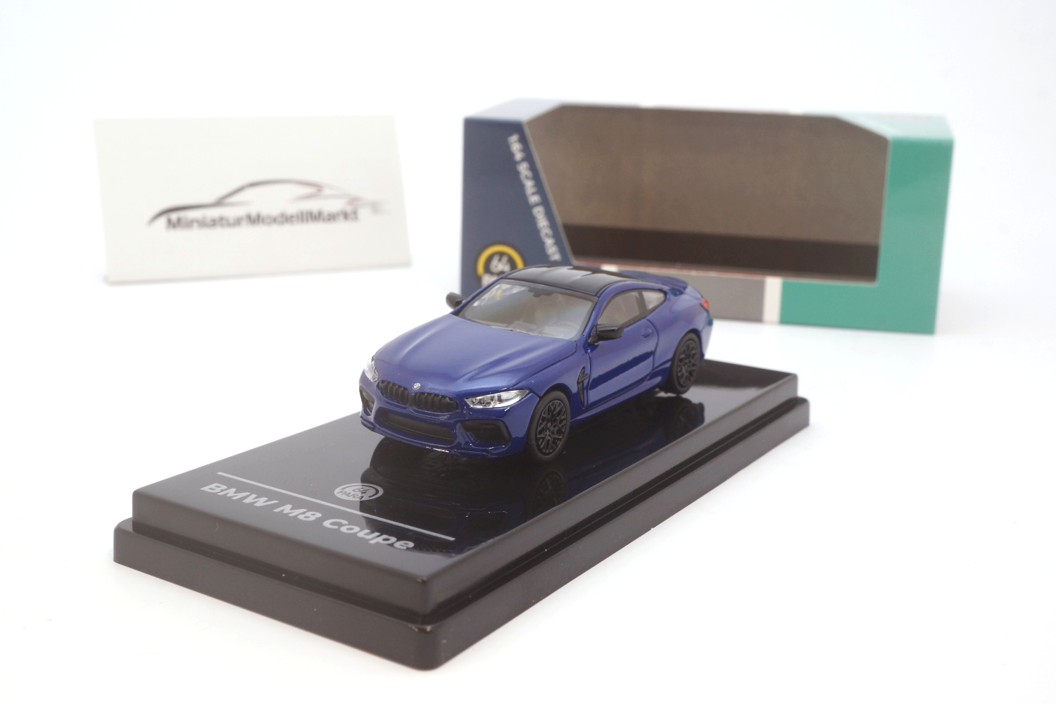 Paragon 55212 BMW M8 Coupe - Blau 1:64