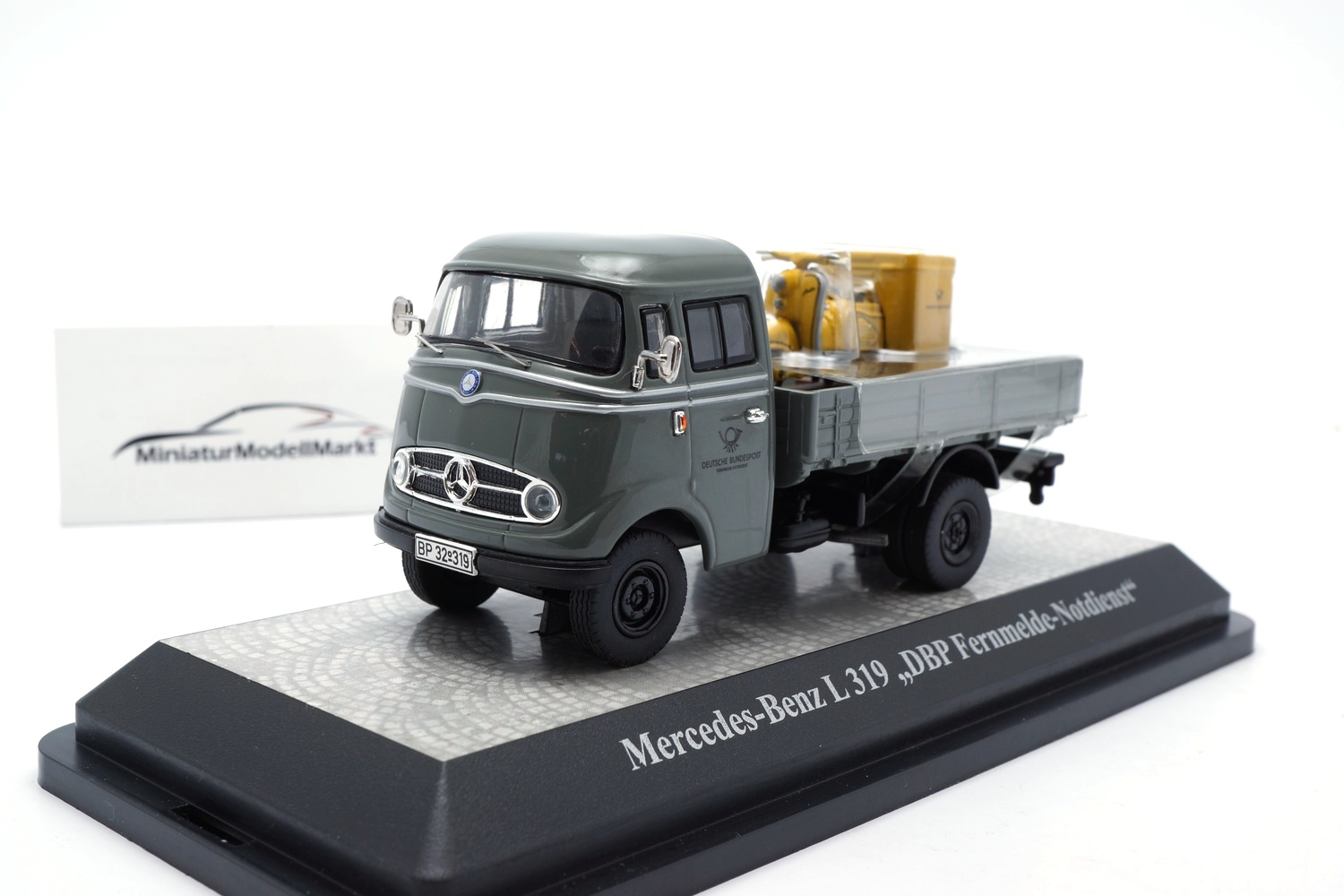 Premium ClassiXXs 11063 Mercedes L319 Pritsche/ Zündapp Bella - DBP  1:43