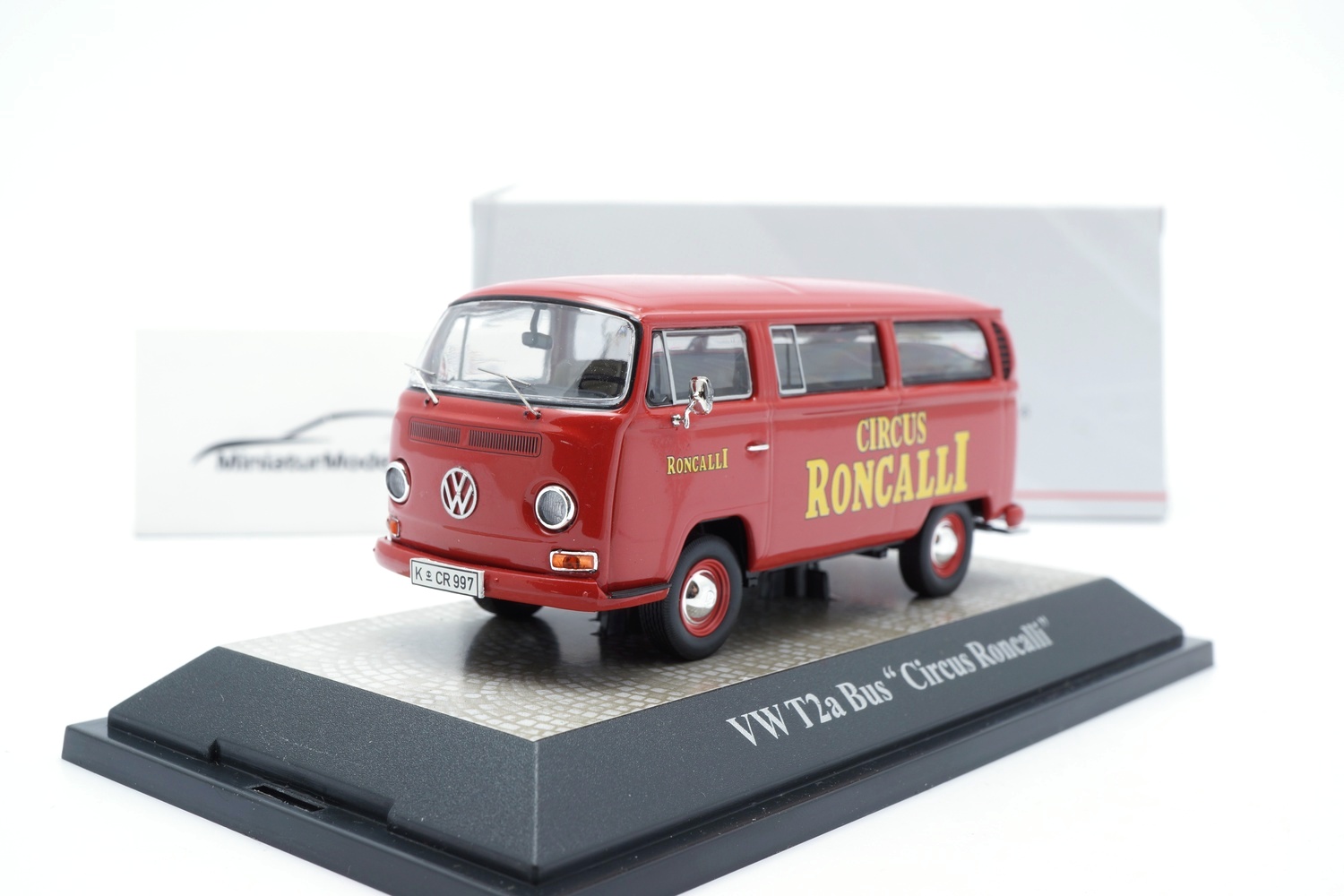 Premium ClassiXXs 11308 VW T2a - Circus Roncalli 1:43