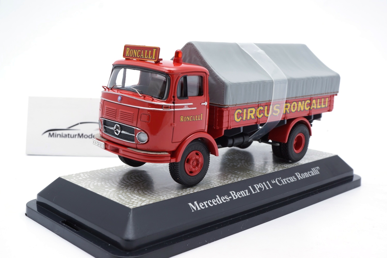 Premium ClassiXXs 12156 Mercedes LP911 Pritsche - Circus Roncalli - PP-LKW  1:43
